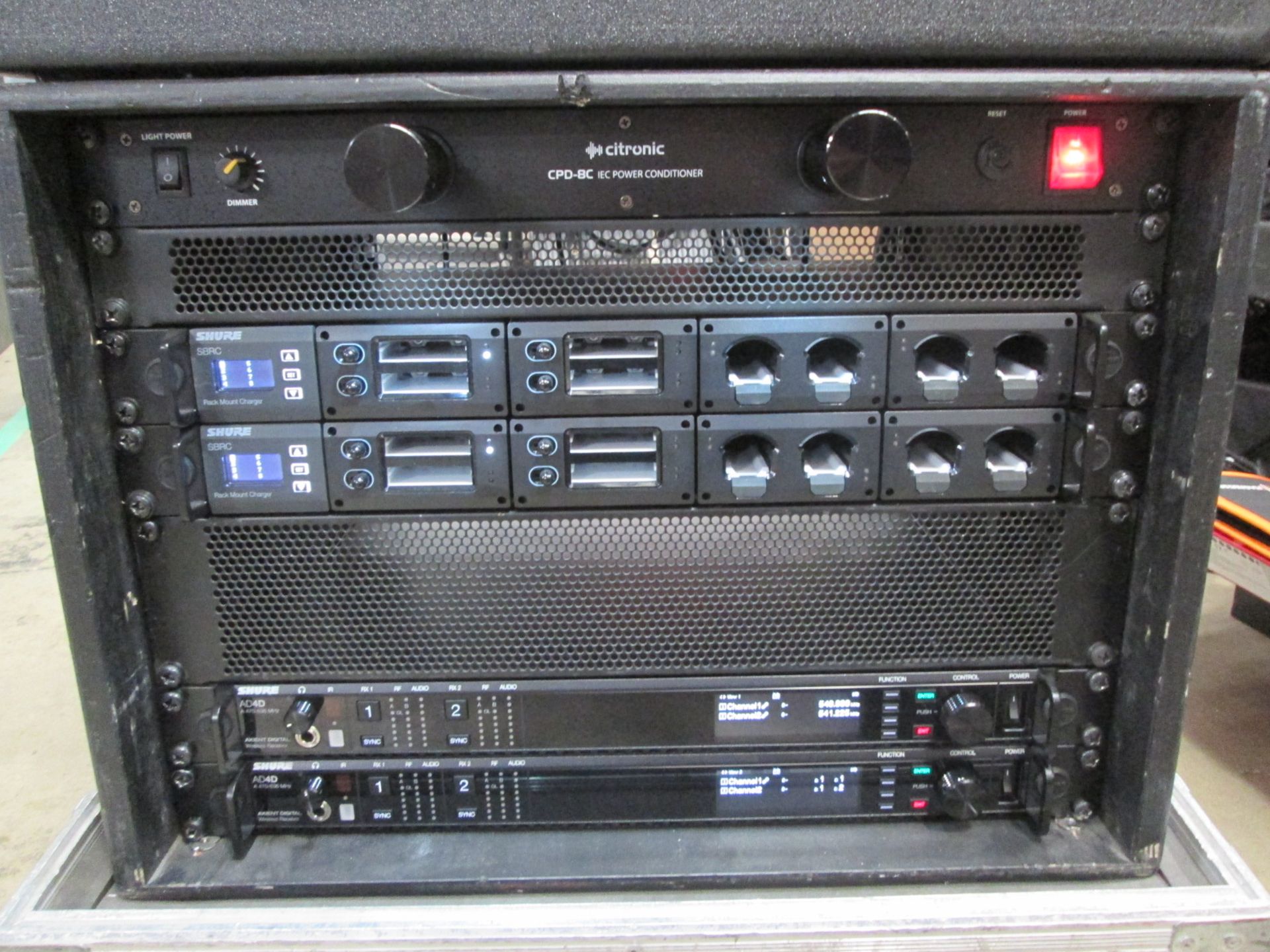 Shure Axiant Digital Radio Rack. To include 2 x AD4D 2 channel digital receivers (470.636 MHz), 4 - Image 2 of 14