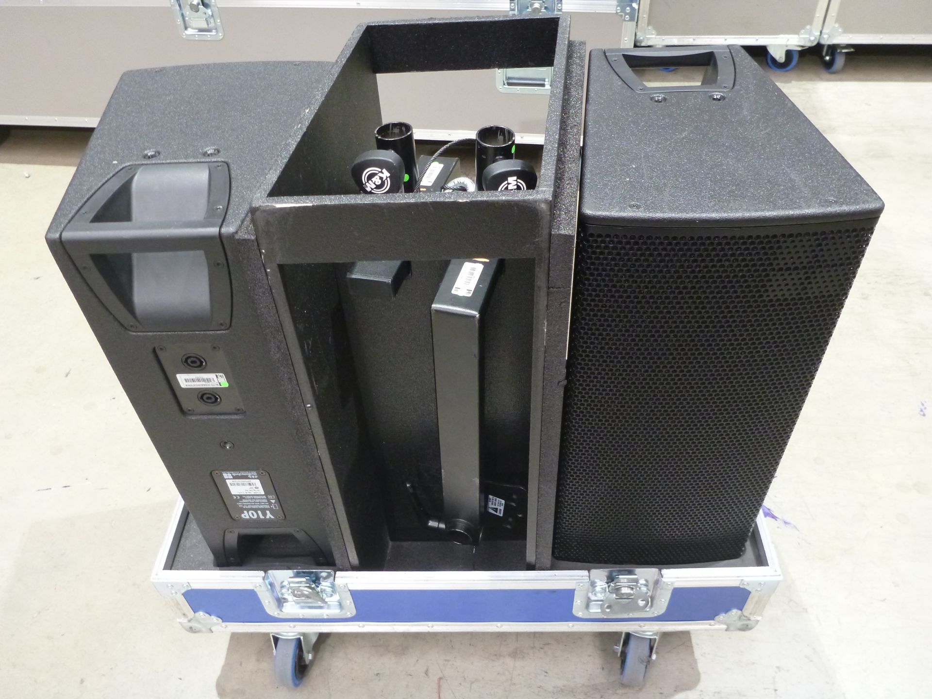 D & B Audiotecknik Y10P Loudspeakers (Pair) In flight case with flying frame, top hat and safety - Image 6 of 7