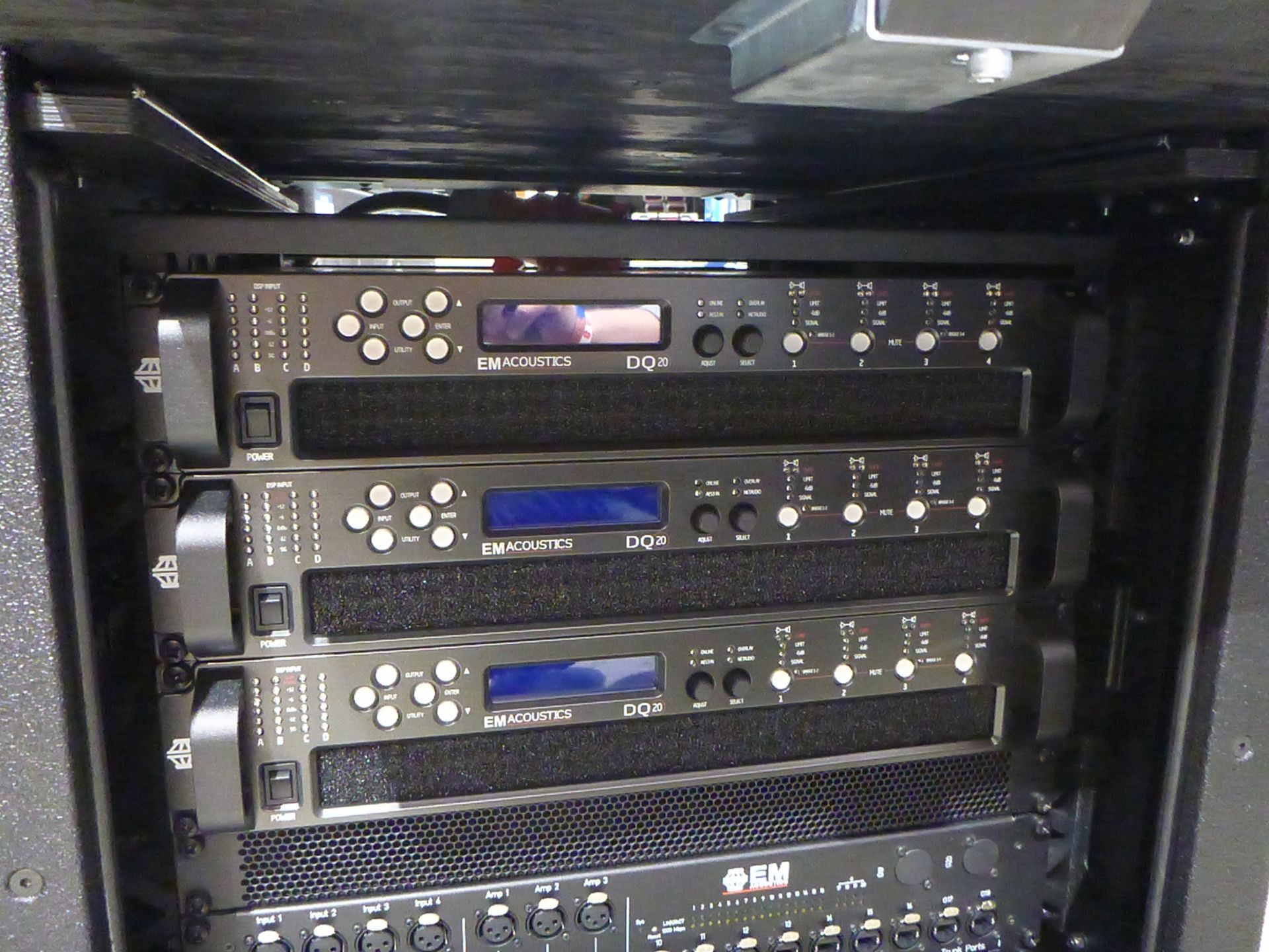 EM Acoustics DQ Rack Touring Amplifier Rack, To include 3 off DQ20 4 (12) Chnl power amplifiers, 1 - Image 2 of 11
