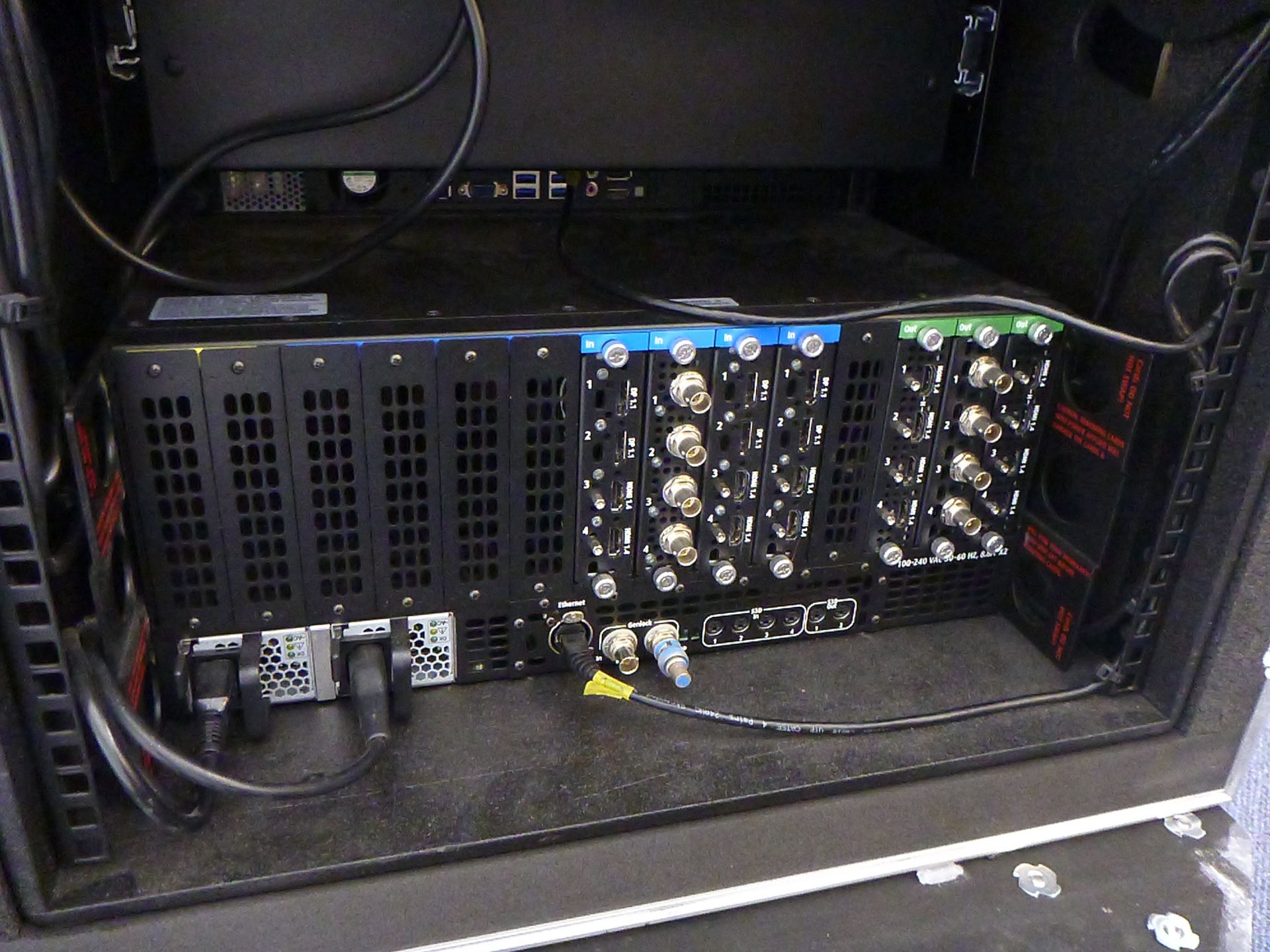 Barco e2 4K Junior Video Processor, To include in flight case Barco e2 Event Master screen - Image 8 of 19