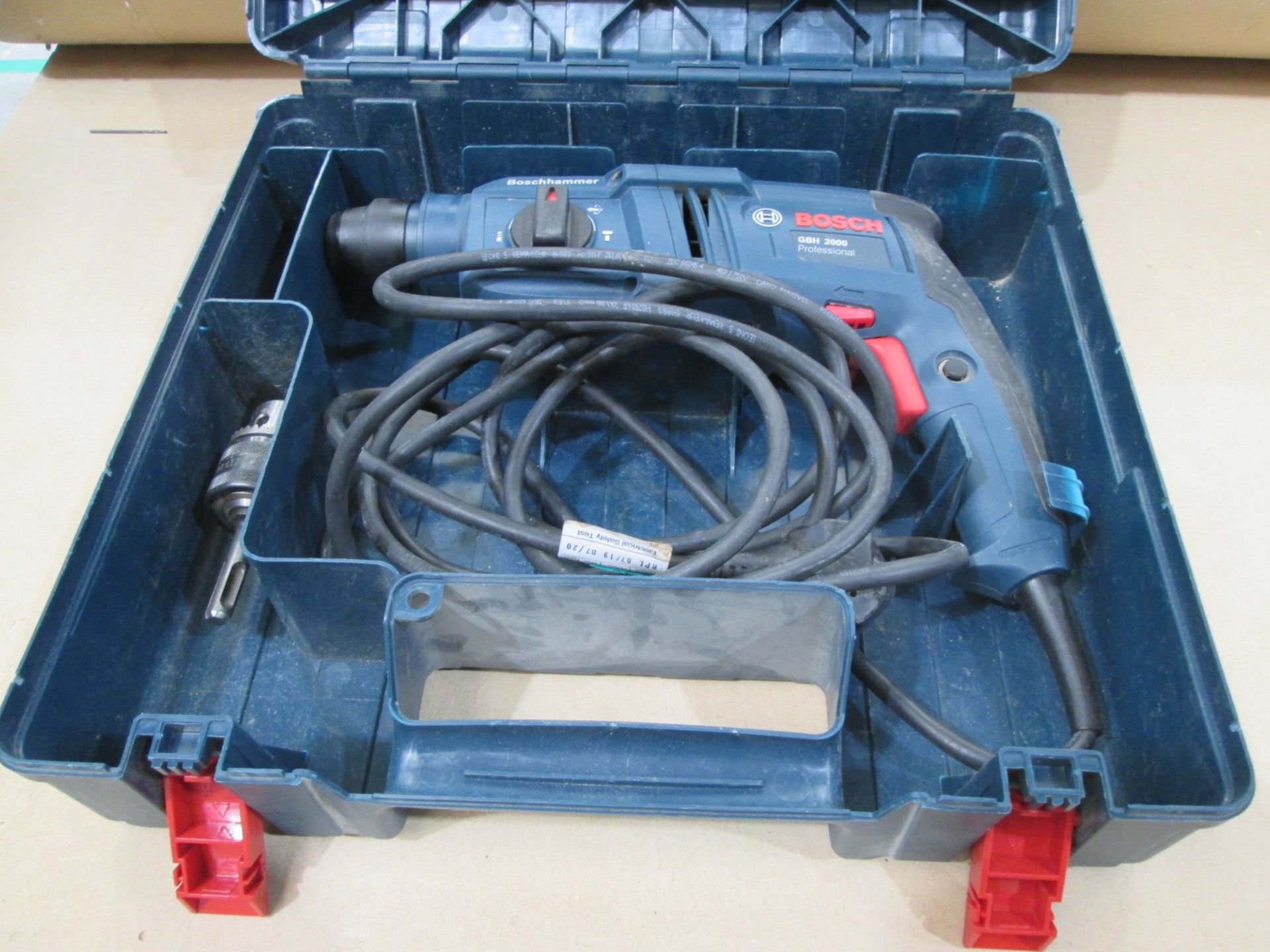 Bosch Professional GBH2000 Hammer Drill, 240V - Image 3 of 4