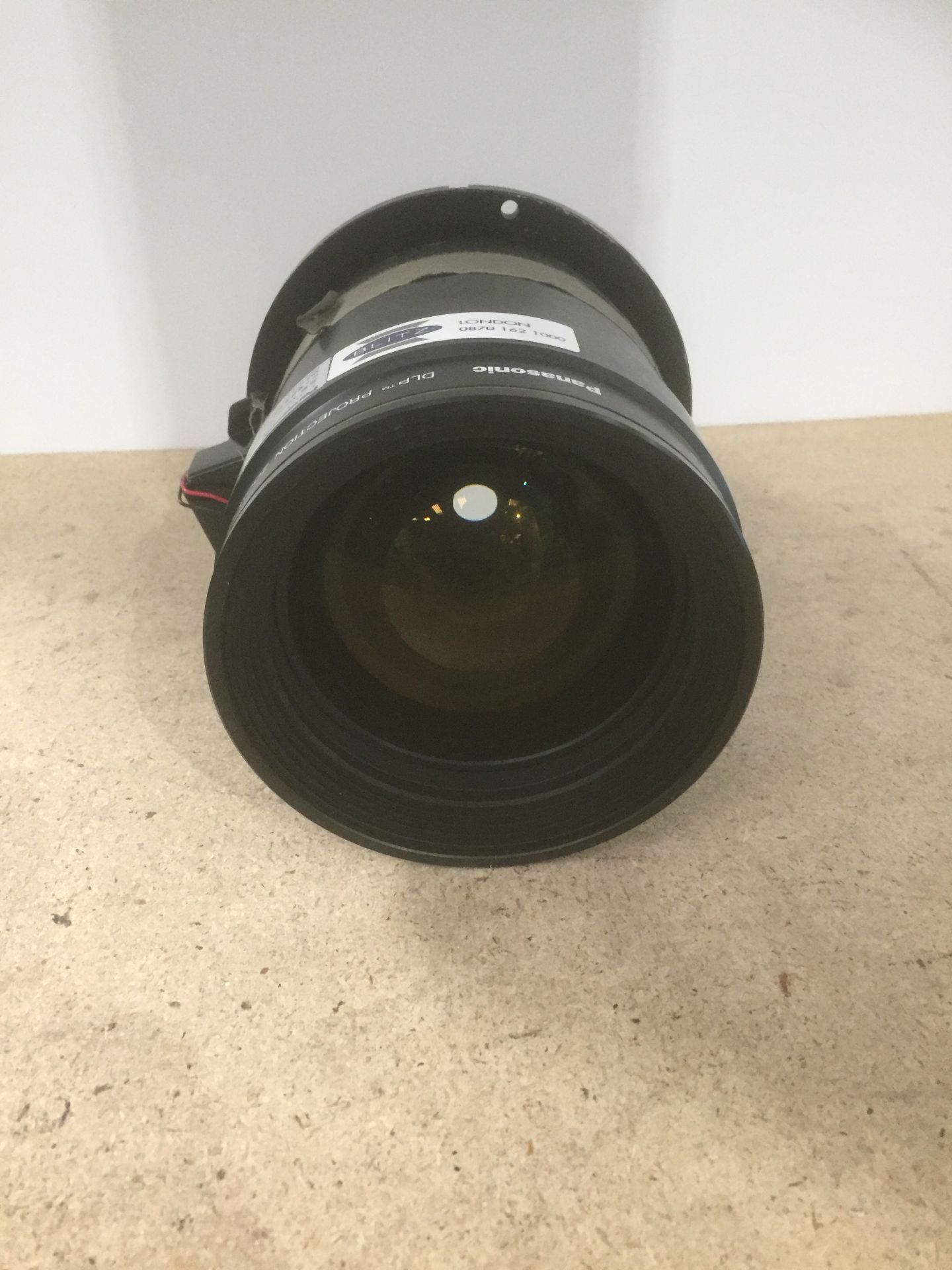 Panasonic ET-D75LE1 DLP Projection zoom lens, (XGA: 1.5-2.0), S/N 2176, including flight case - Image 3 of 4