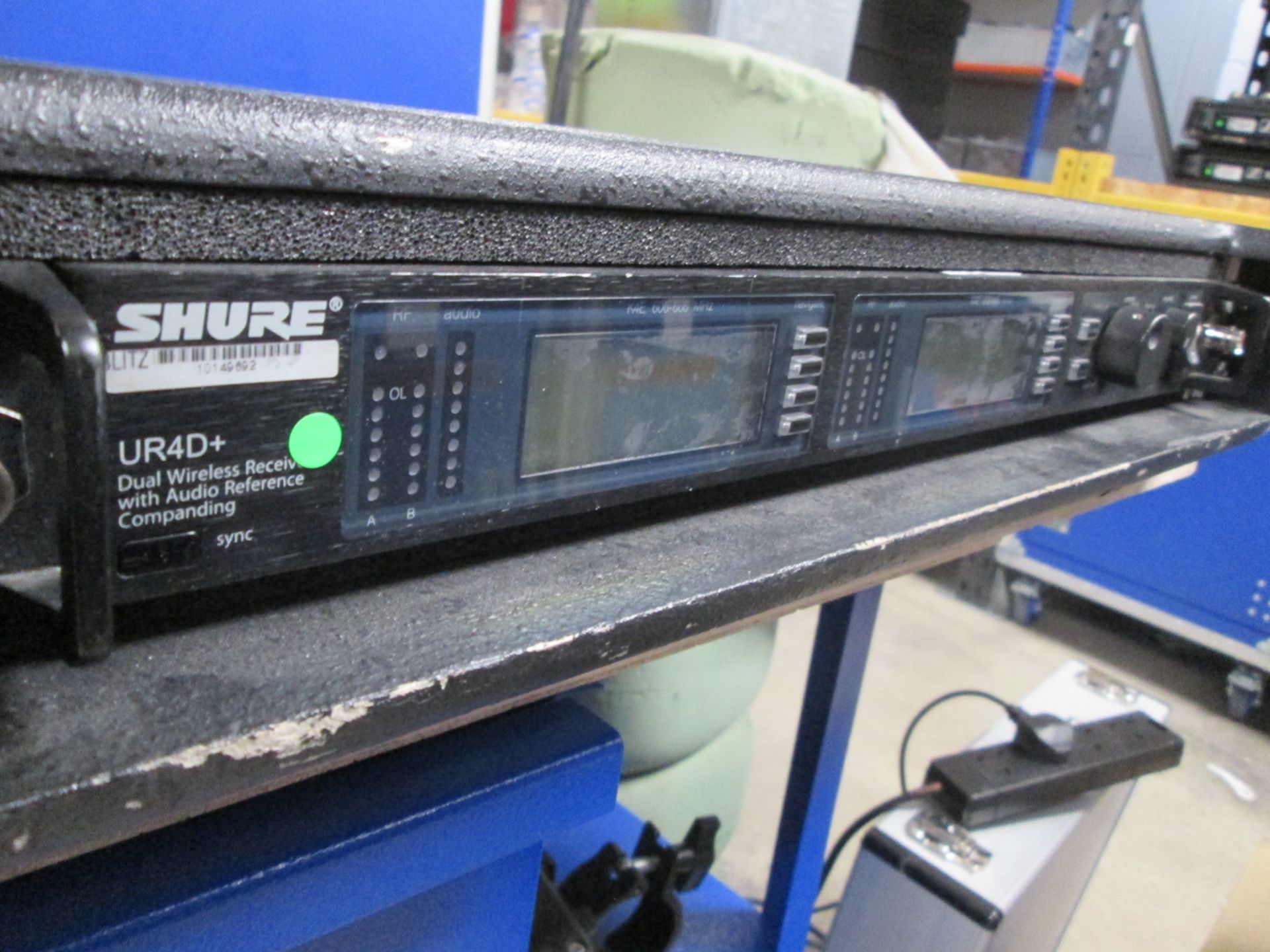 Shure UR4D+ Dual Wireless Receiver with Audio Reference Compounding K4E 606-666 MHz (Qty 2) Includes - Image 3 of 9