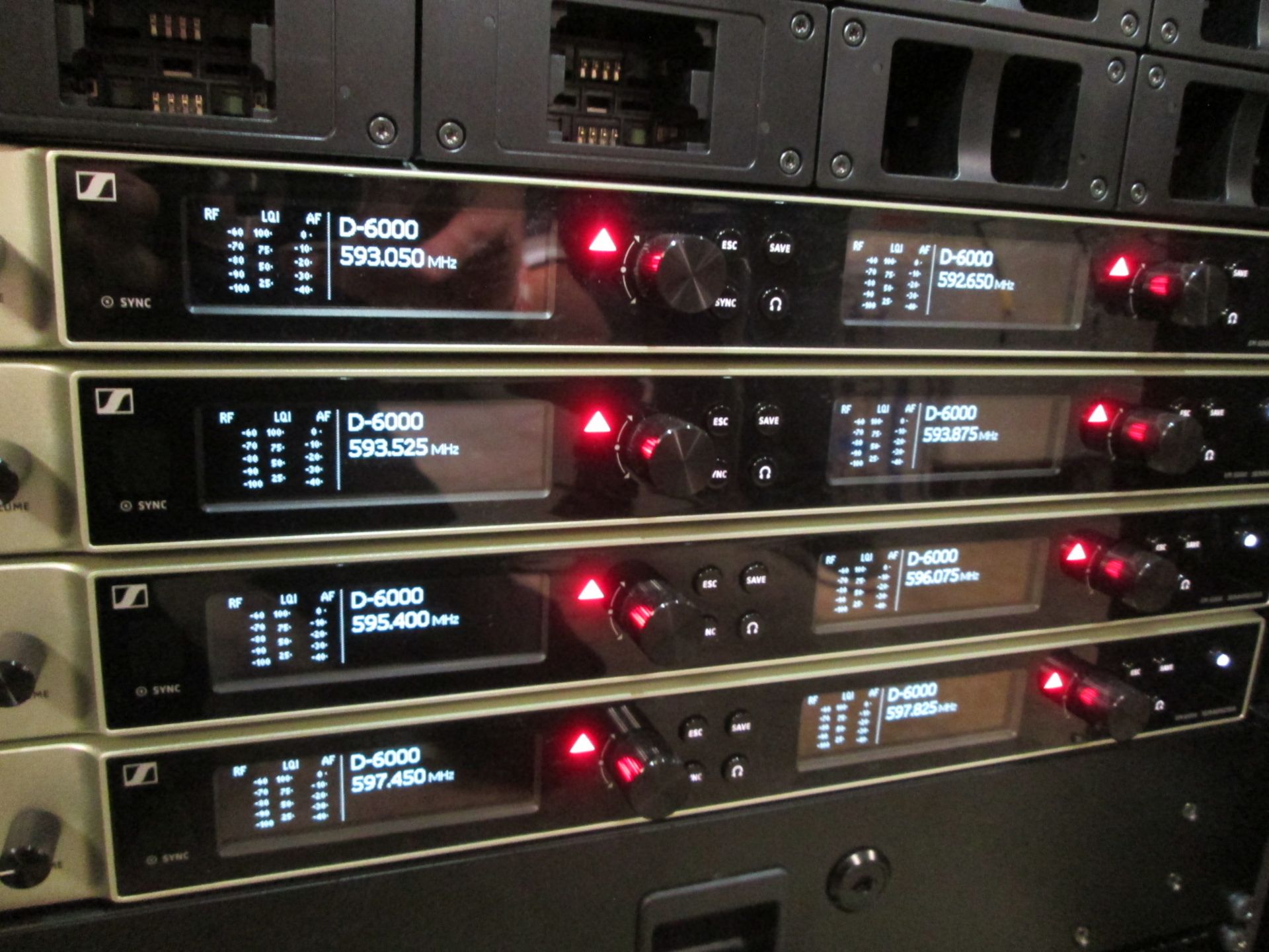 Sennheiser EM 6000 Dante Radio Rack. To include 4 x digital 2 channel UHF receivers, 4 x - Image 2 of 11