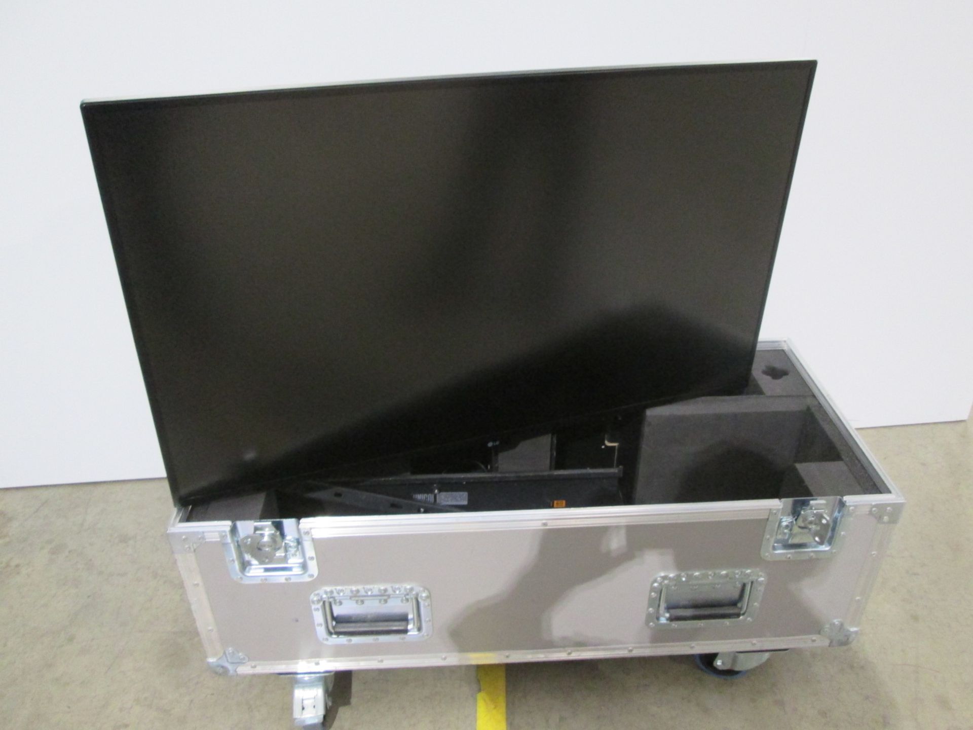 LG 4K 43" Colour Monitor, Model 43UD79-B, S/N 903NTXR7M122, YOM 2018, Includes flight case,