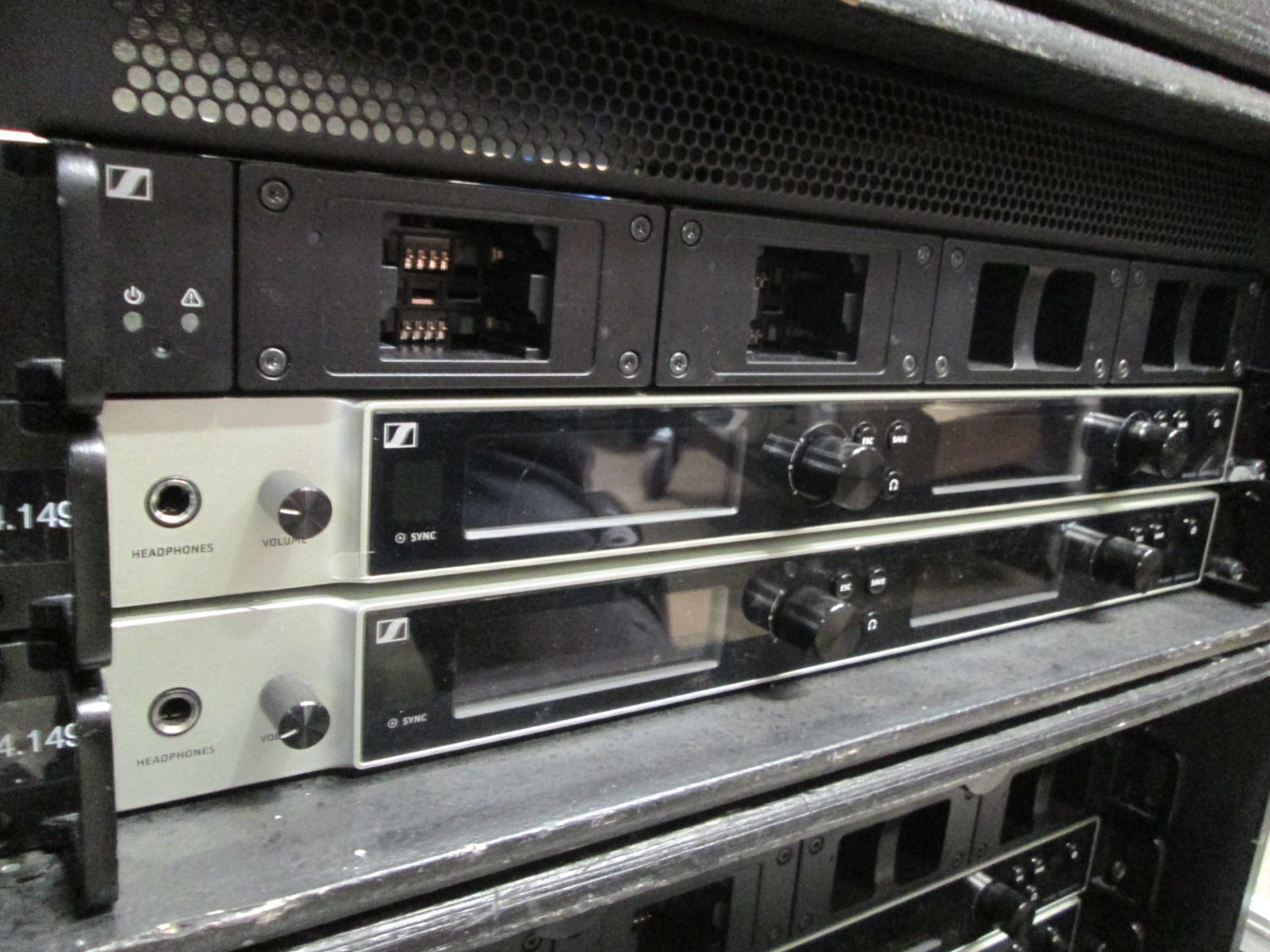 Sennheiser EM 6000 Dante Radio Rack. To include 4 x digital 2 channel UHF receivers, 4 x - Image 3 of 14