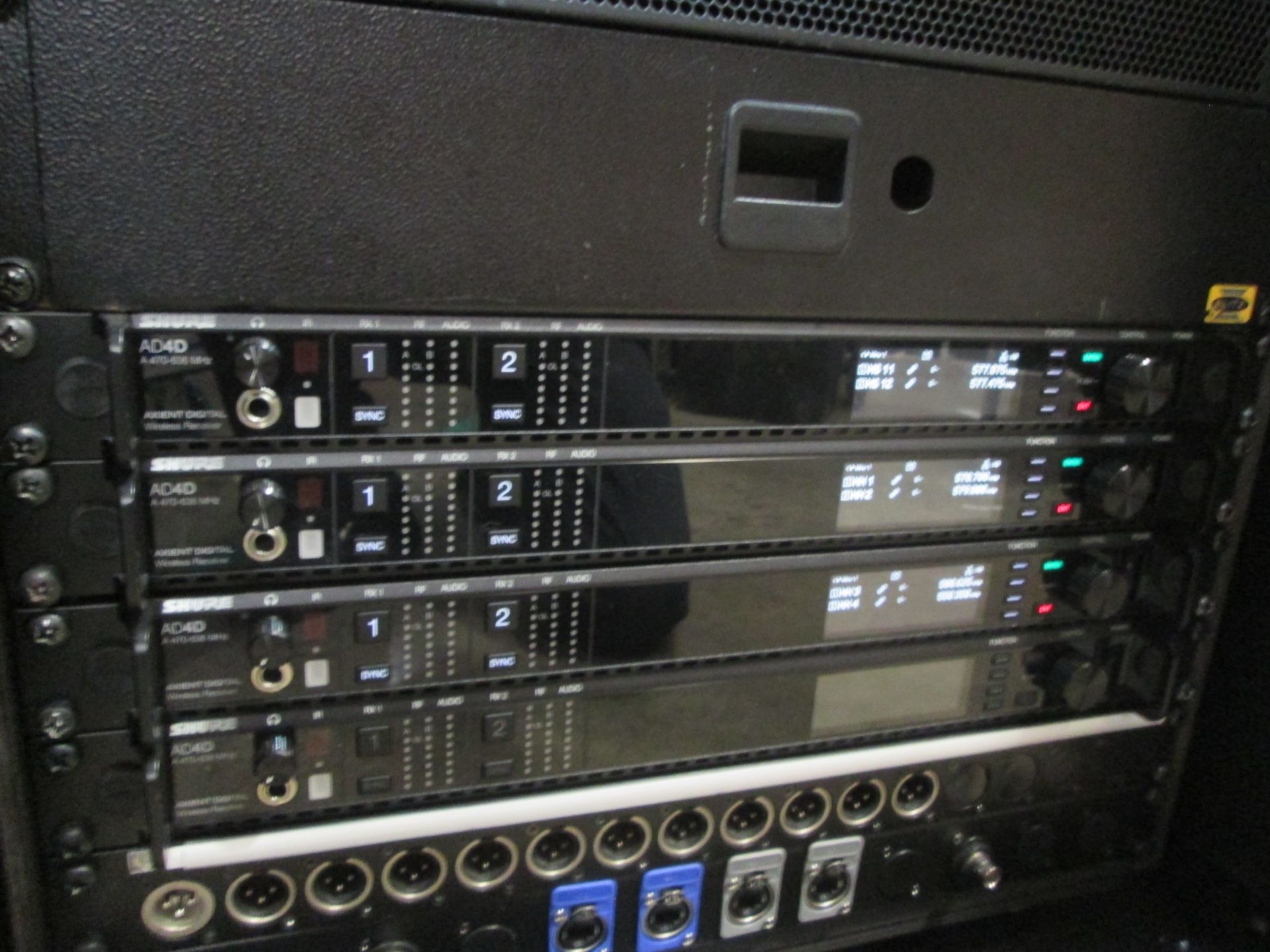 Shure Axiant Digital Radio Rack. To include 4 x AD4D 2 channel digital receivers (470.636 MHz), 4 - Image 3 of 14