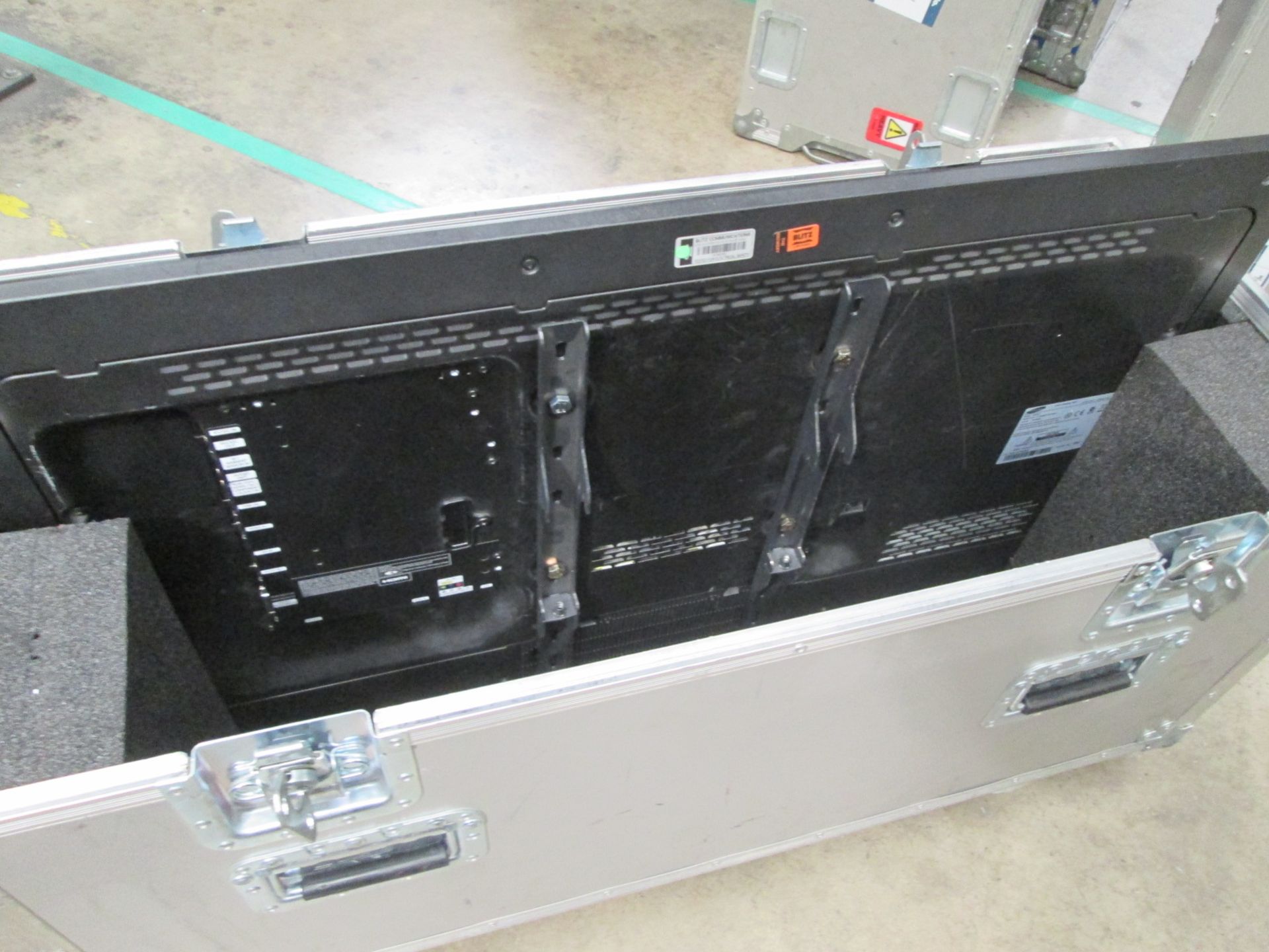 Samsung ME40C 40" Colour Display Monitor, With backplate, remote and power supply, In flight case. - Image 2 of 4