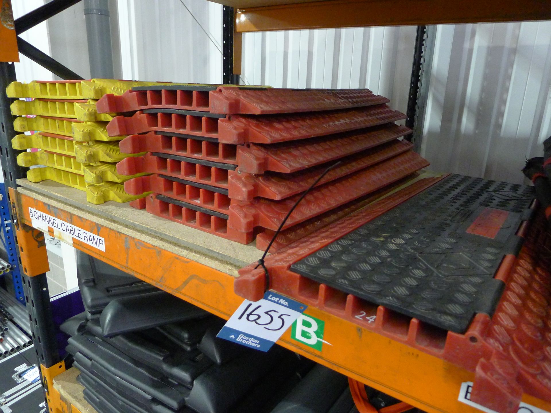 13x Sections Of Plastic Cable Ramp: Unit 500, Ecke