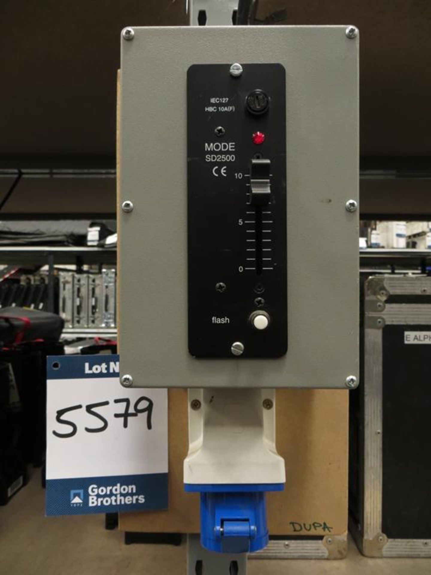 Single channel dimmer rack with 16X Ceeform socket