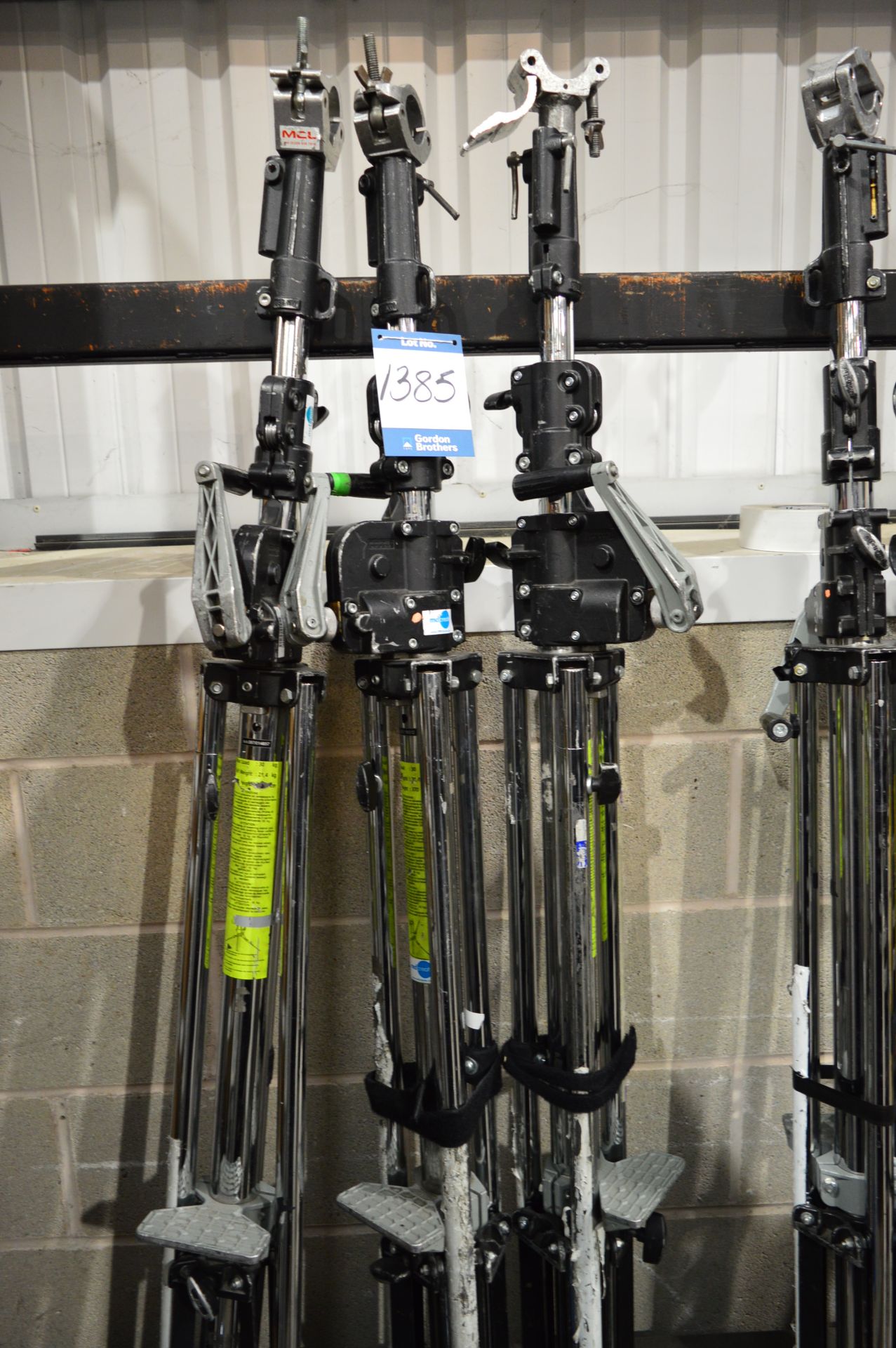 3x No. Manfrotto, wind-up rigging/lighting stands: