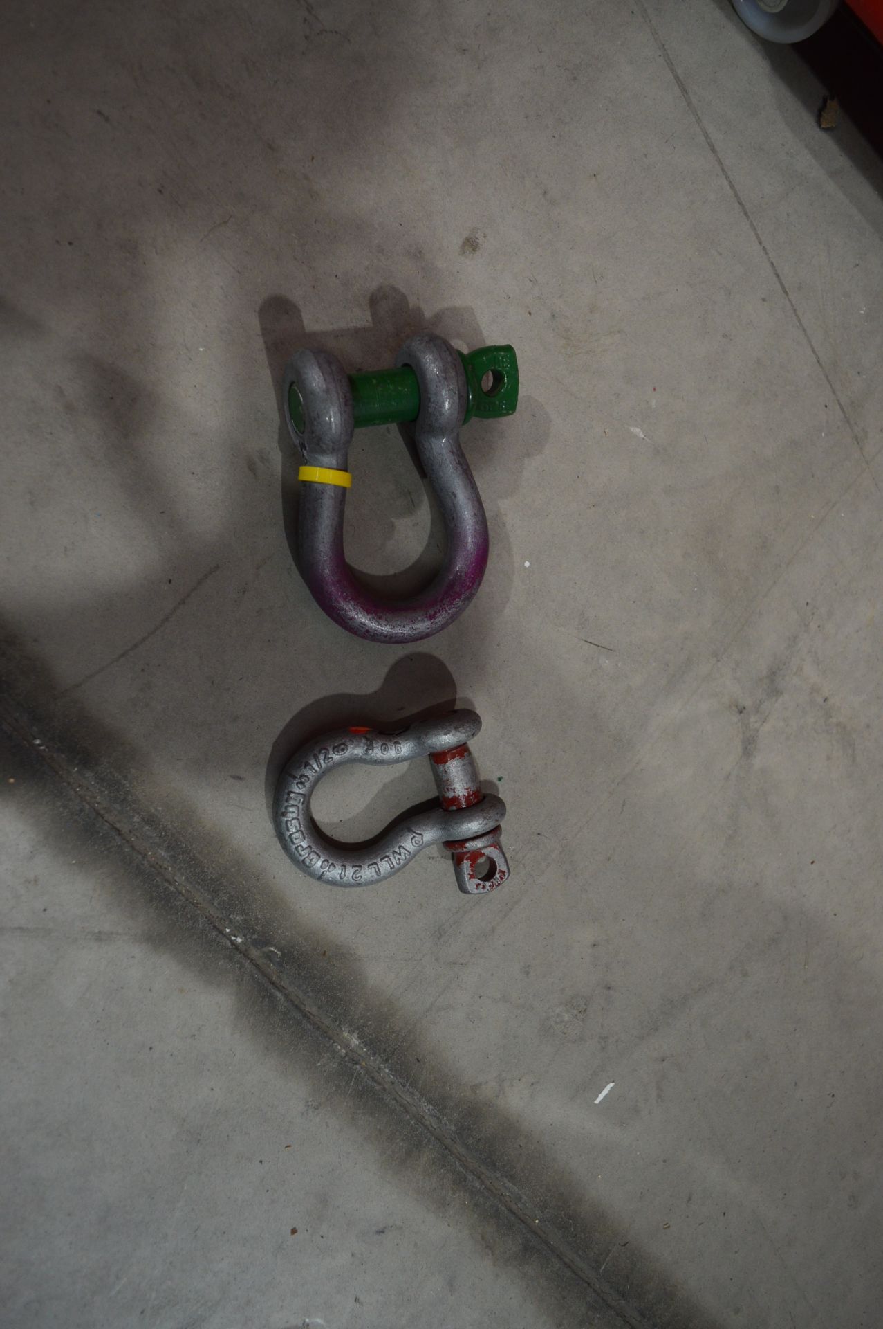 Quantity of 2T and 3T lifting shackles in 2x No. m - Image 2 of 3