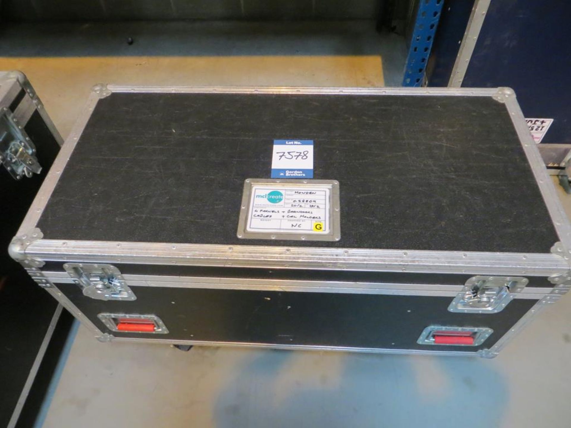 6x No. ETC, Source 4 Parnel spotlamps with hangers in transit case: Unit C Moorside, 40 Dava Street, - Image 3 of 4