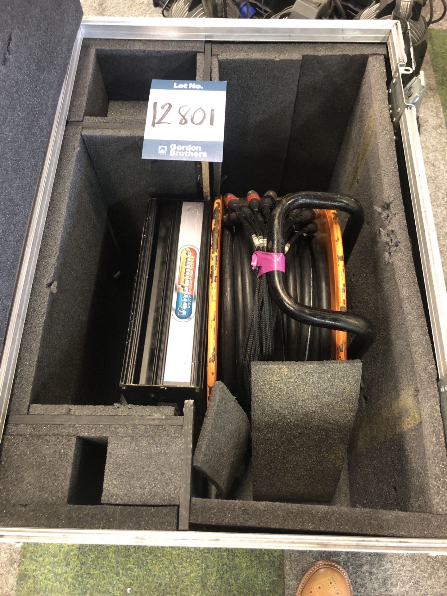 25m, 16 way multi-core cable in transit case