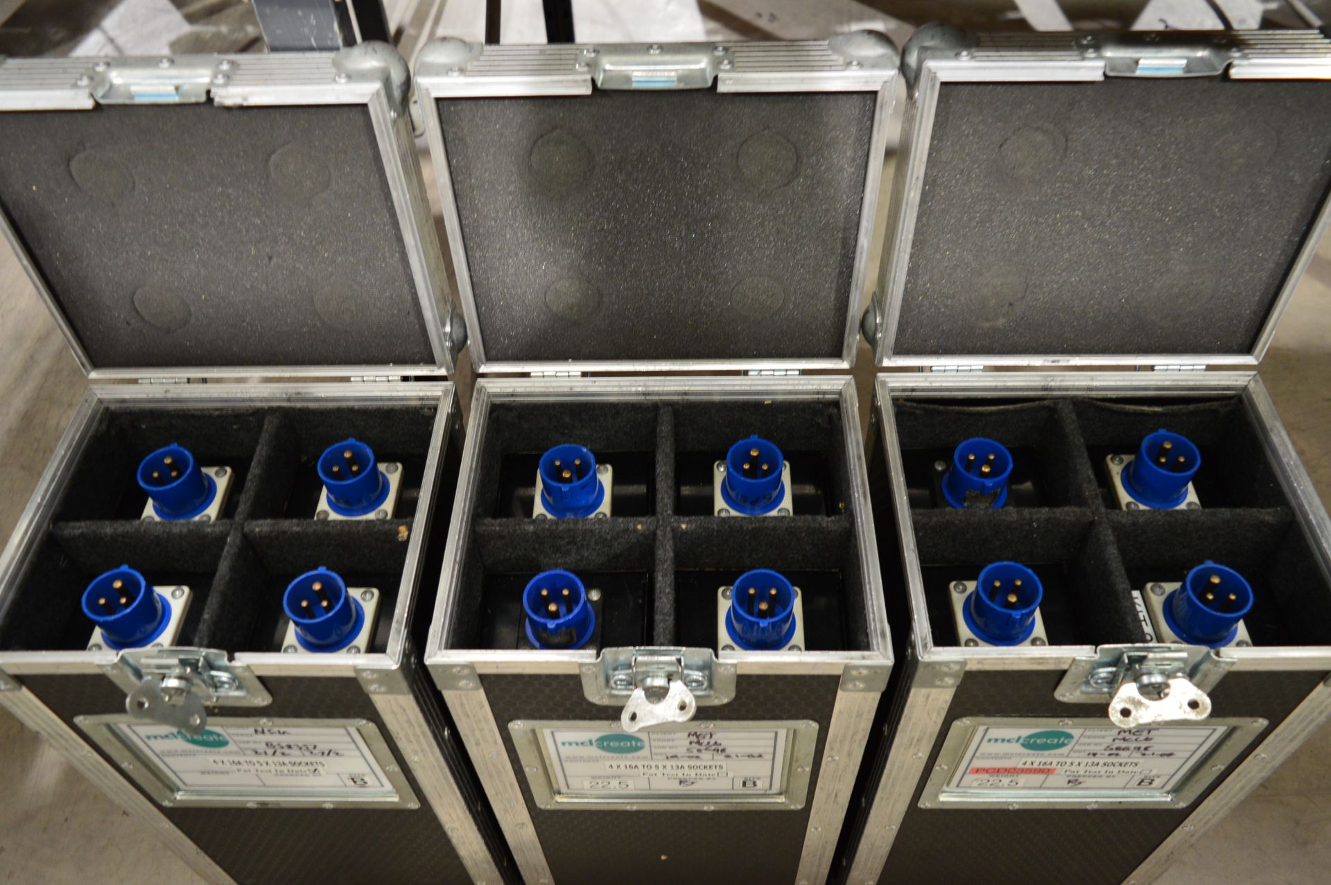6x No. flight cases each containing: 4x No. 16 amp - Image 3 of 4