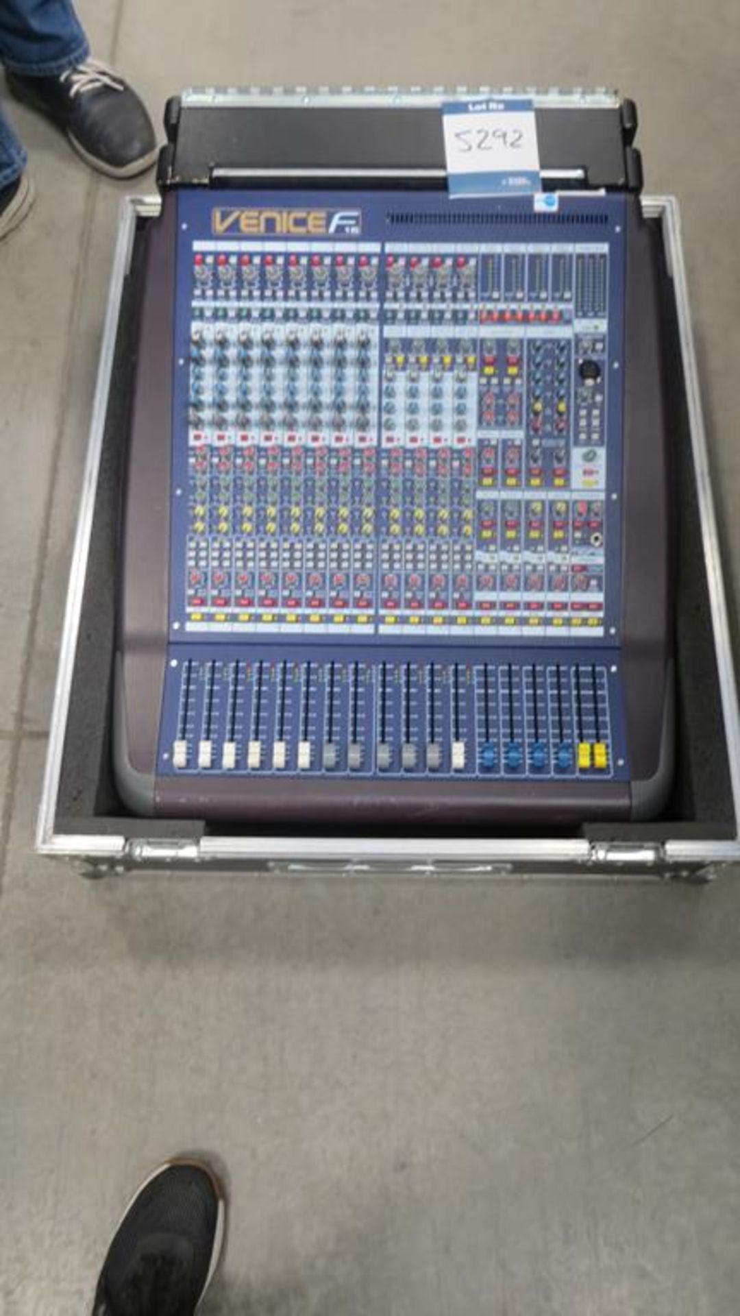 Midas, Venice F160 analogue mixer, Model F16, Seri