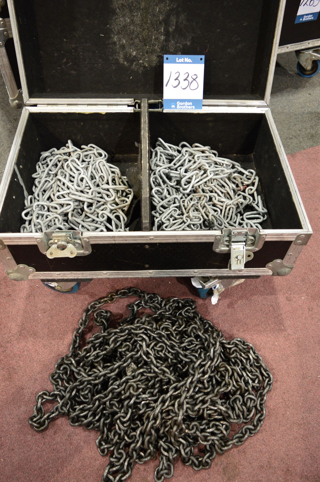 3x various lifting chains / tackle in flight case: