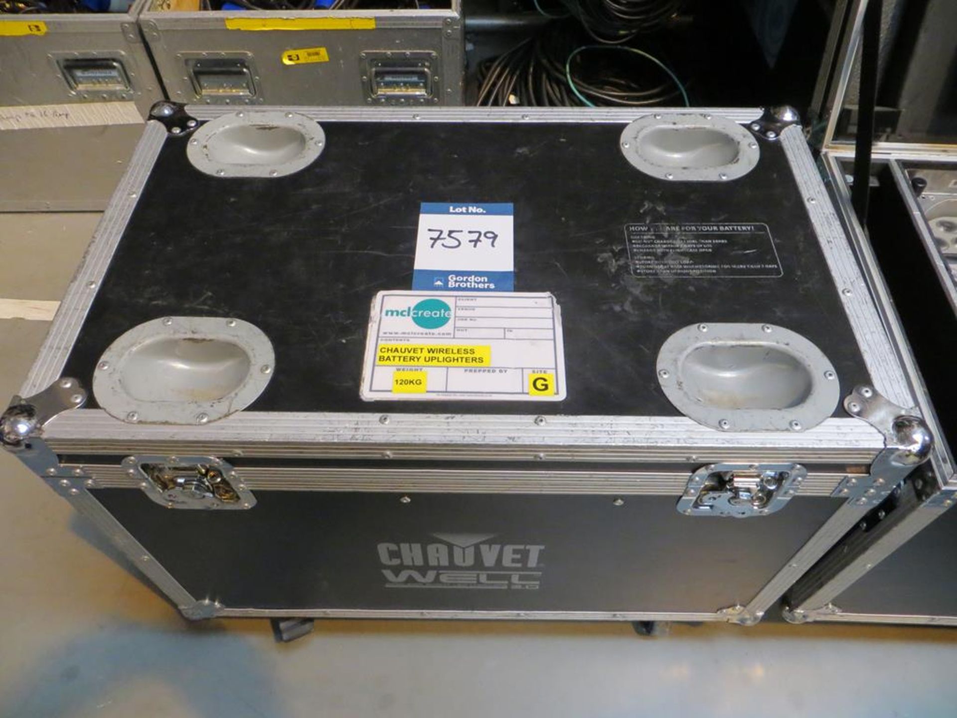6x No. Chauvet, Well 2.0 battery LED wireless DMX in powered transit case: Unit C Moorside, 40 - Image 4 of 4