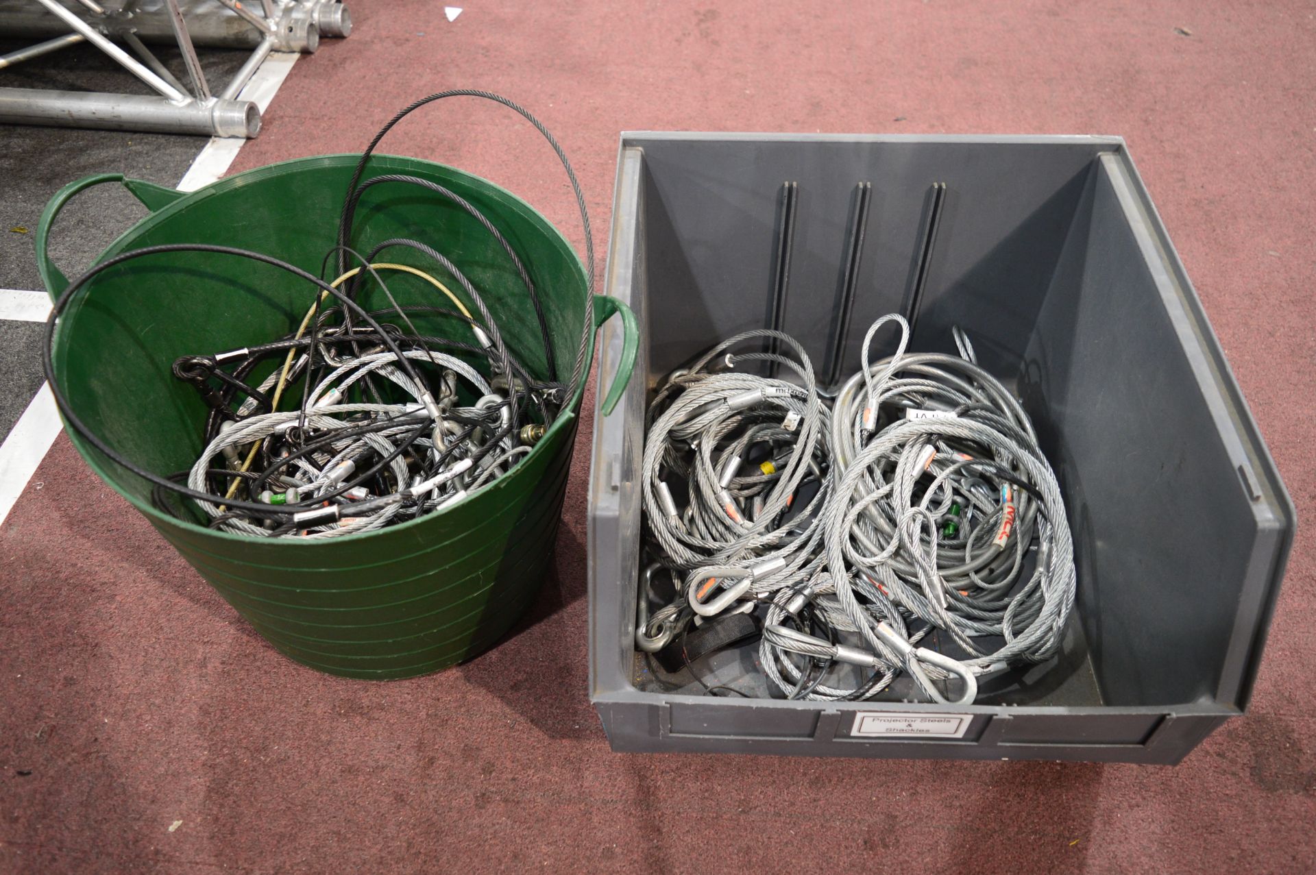 Quantity of various hanging steels and carabiner clips: Unit 500, Eckersall Road, Birmingham B38