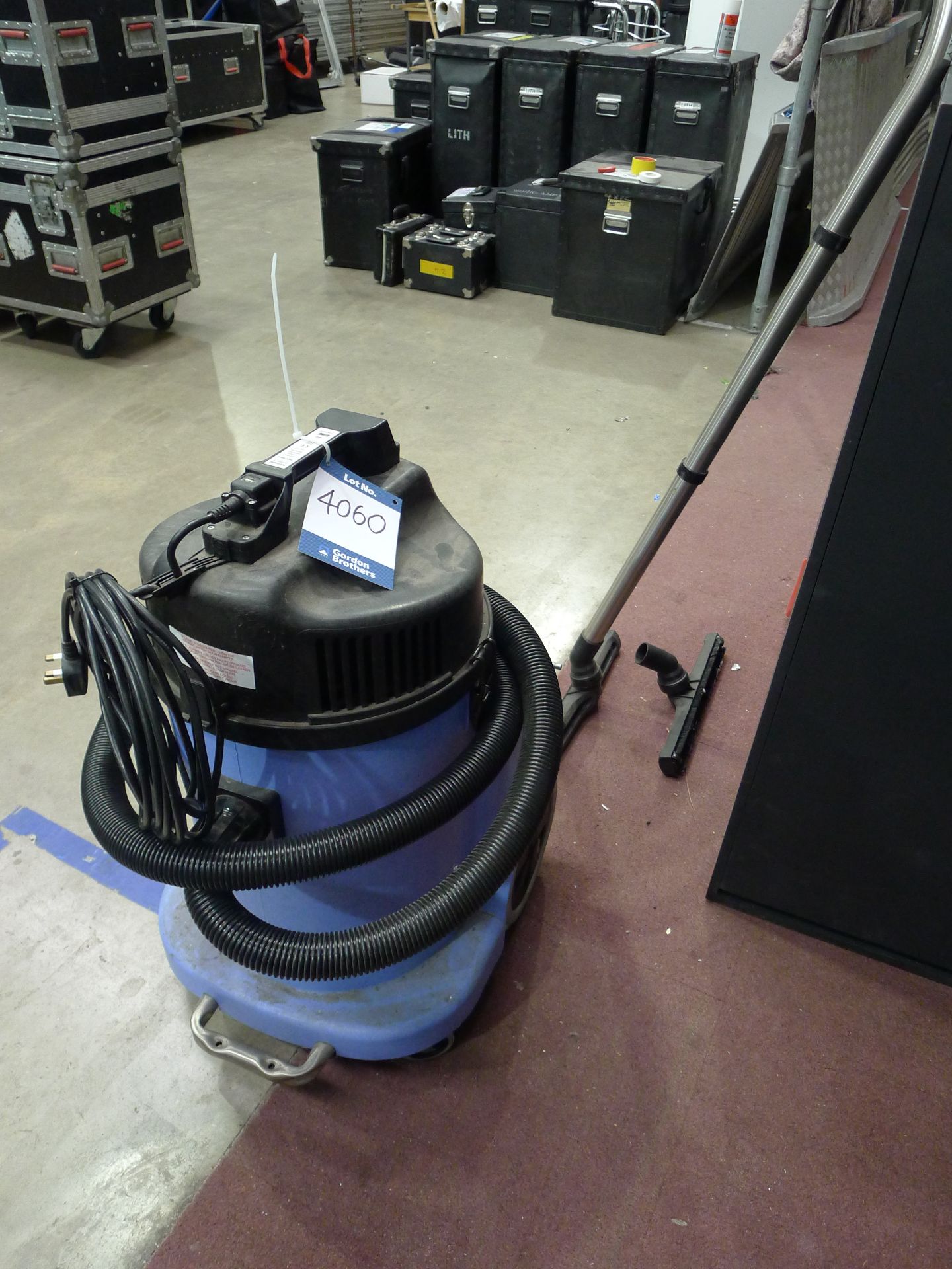 Numatic WVD-9002 Industrial Wet/Dry Vacuum: Unit 5