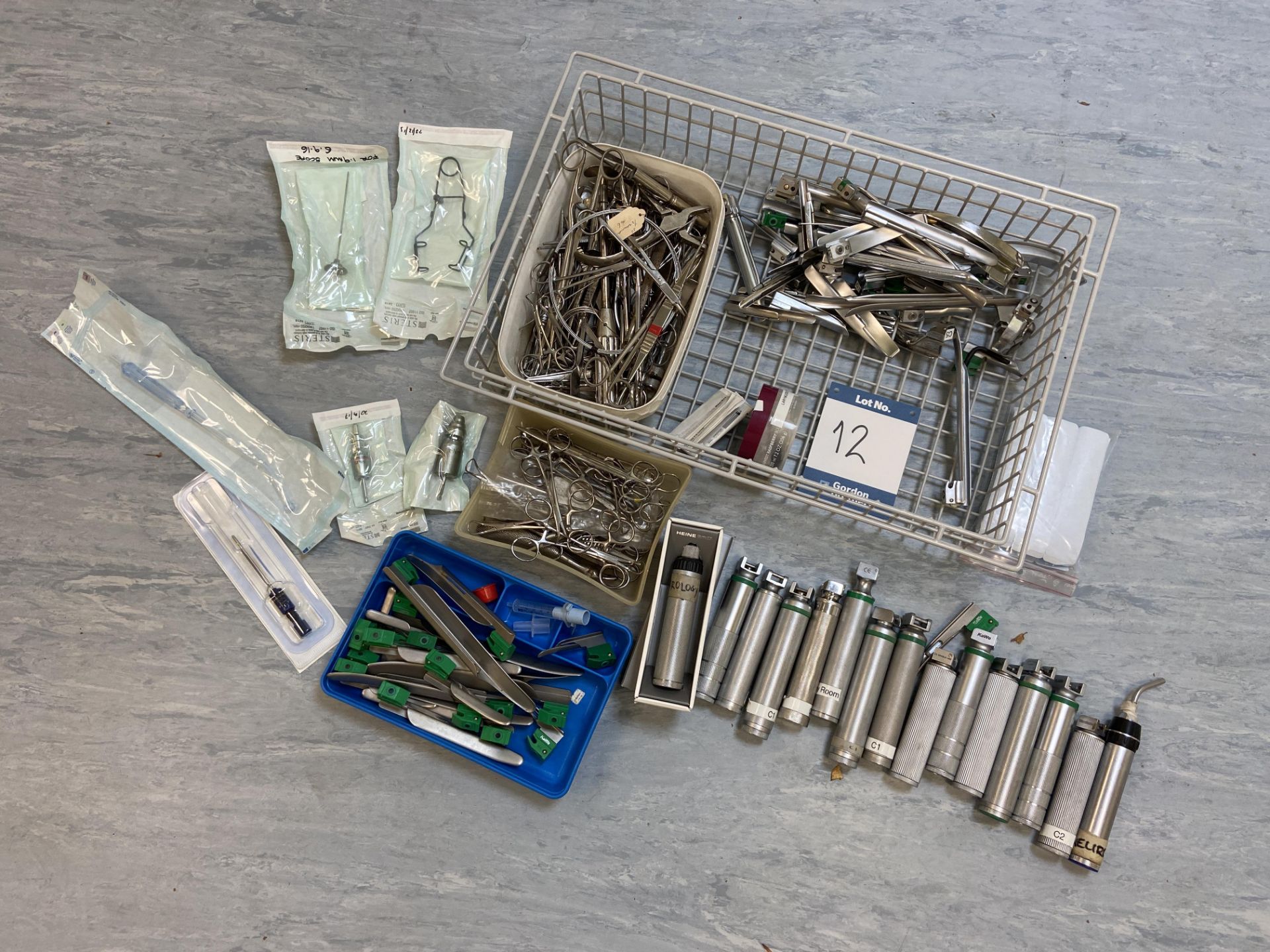 Miscellaneous instruments comprising: scissors, forceps, clamps, 15x No. battery handles (majority