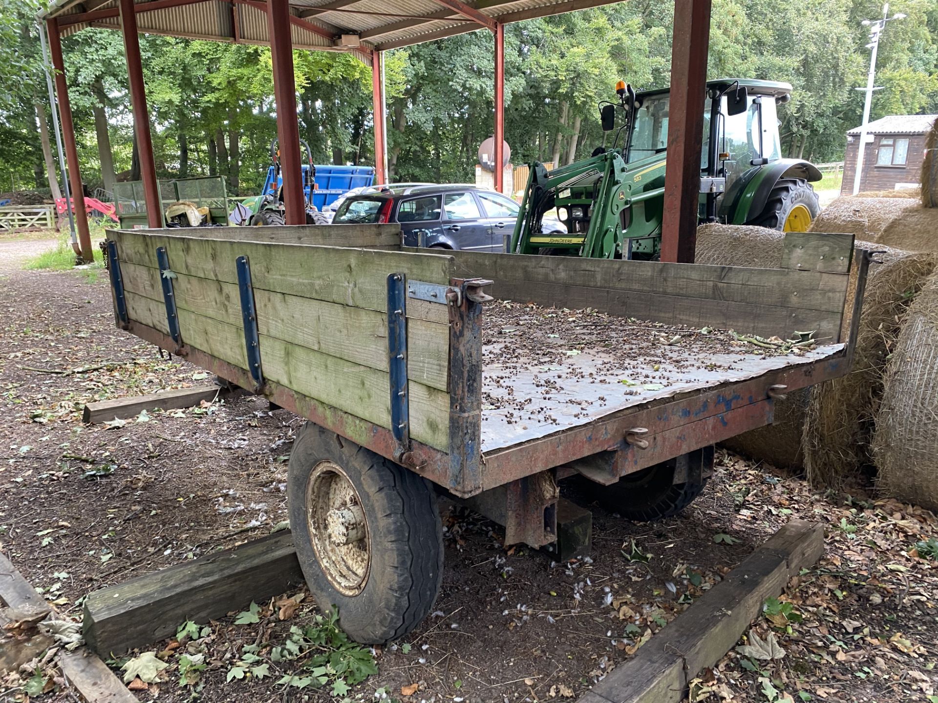 Single axle fram trailer - located Yard - Image 4 of 4
