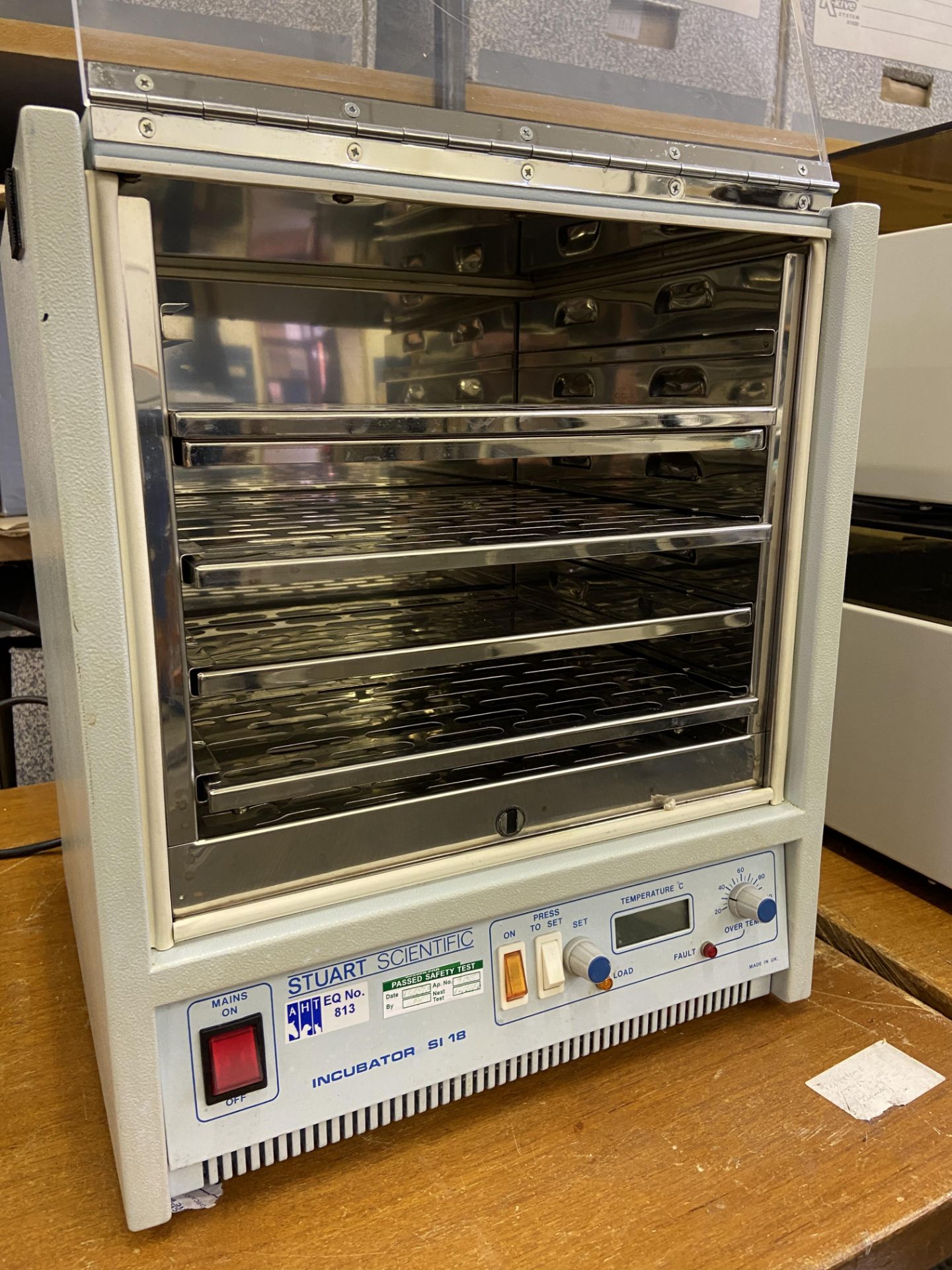 Stuart Scientific S1-18 incubator, Serial No. 5077 with 240v power cable - Image 2 of 3