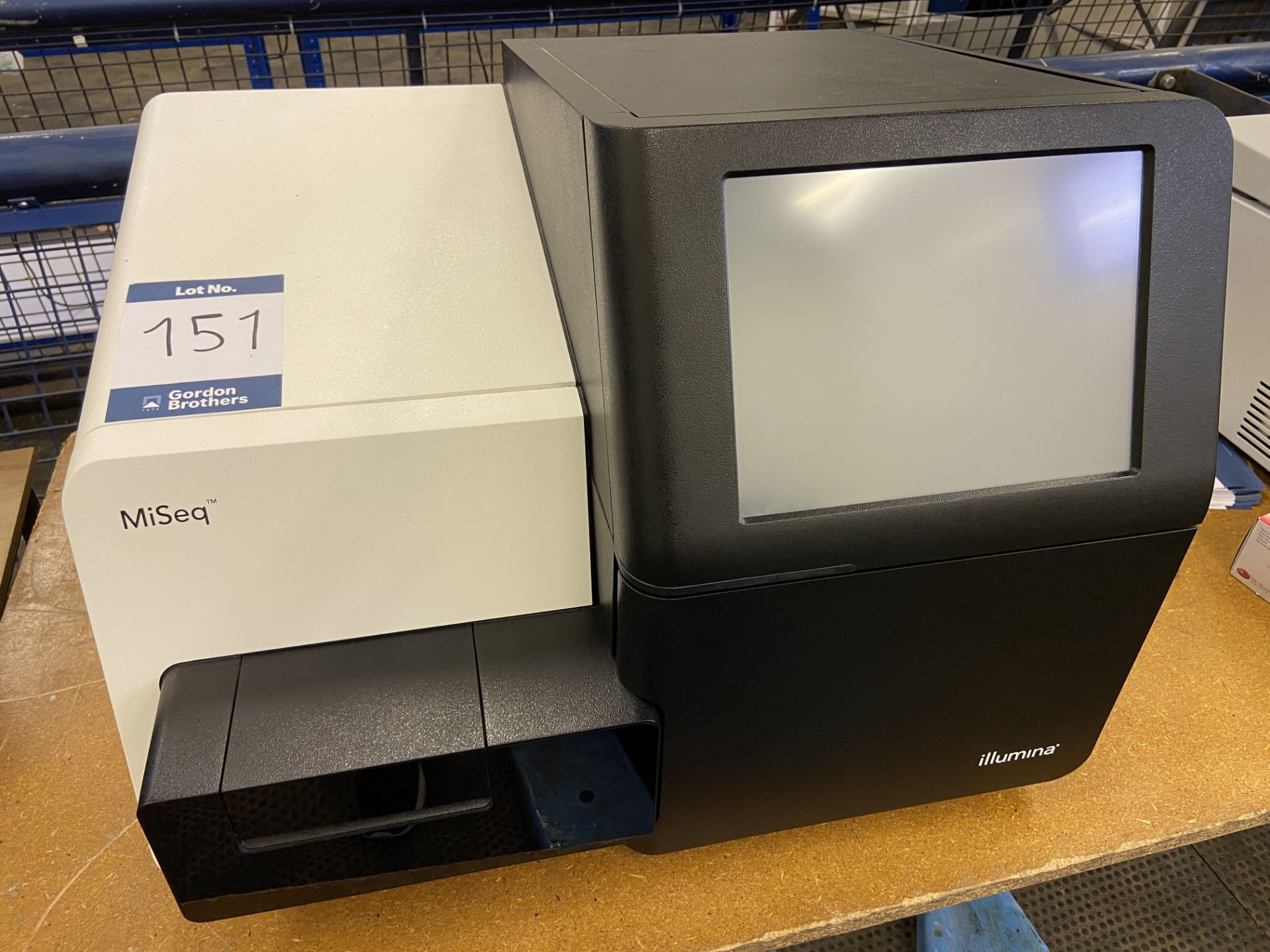 Illumina Miseq DNA Sequencing unit (with upgrade). S/No. M006931