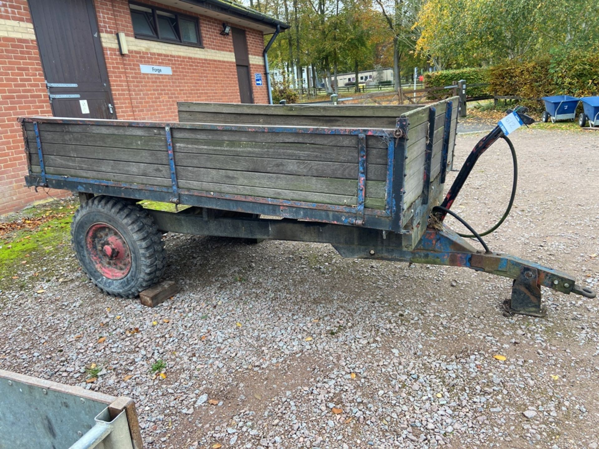 Single axle fram trailer - located Yard - Image 2 of 4