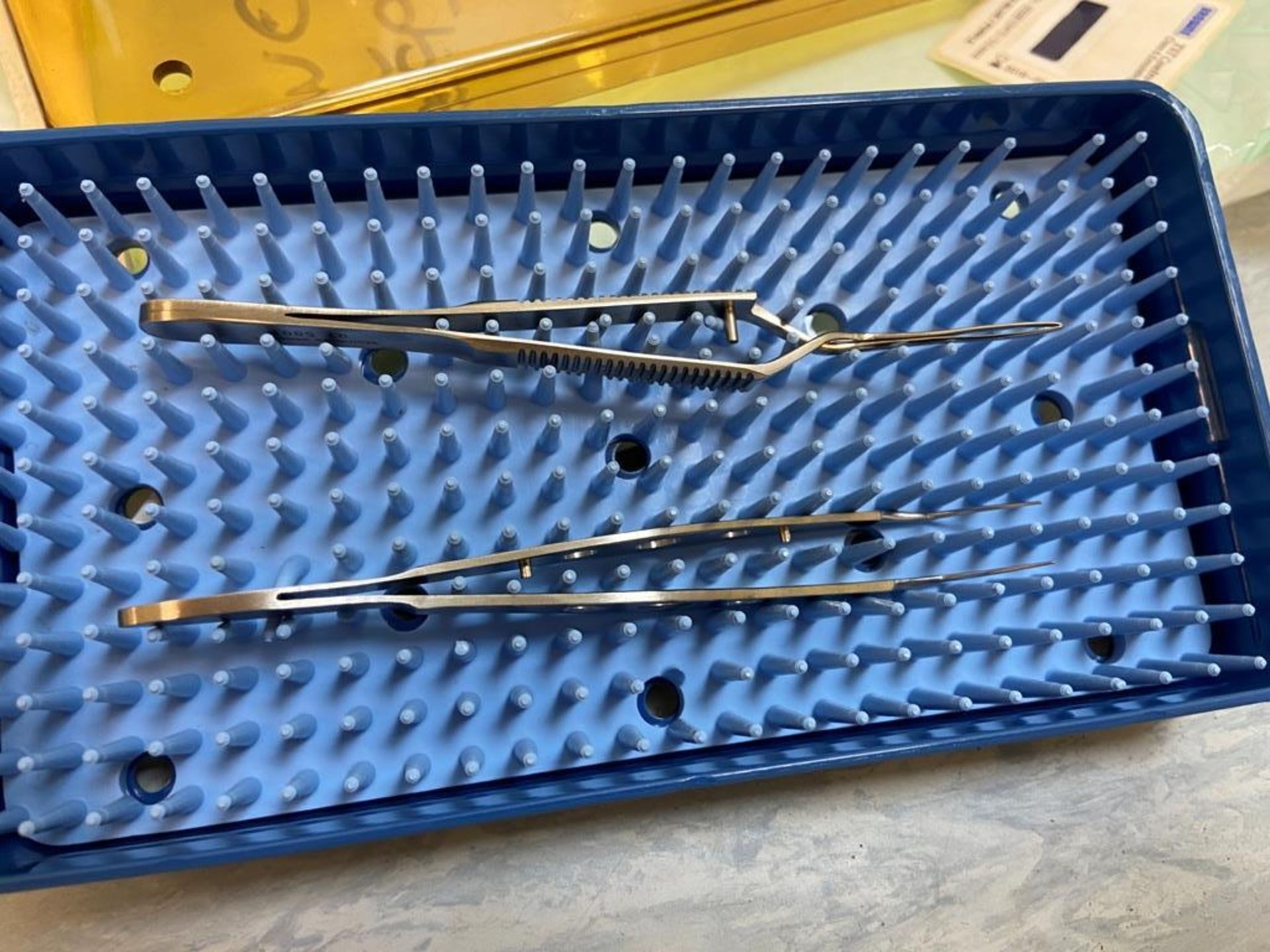 Equine surgical tools including: I/A, handpiece, straight and 45° tip; CSA, implant forceps and IOL, - Image 4 of 4