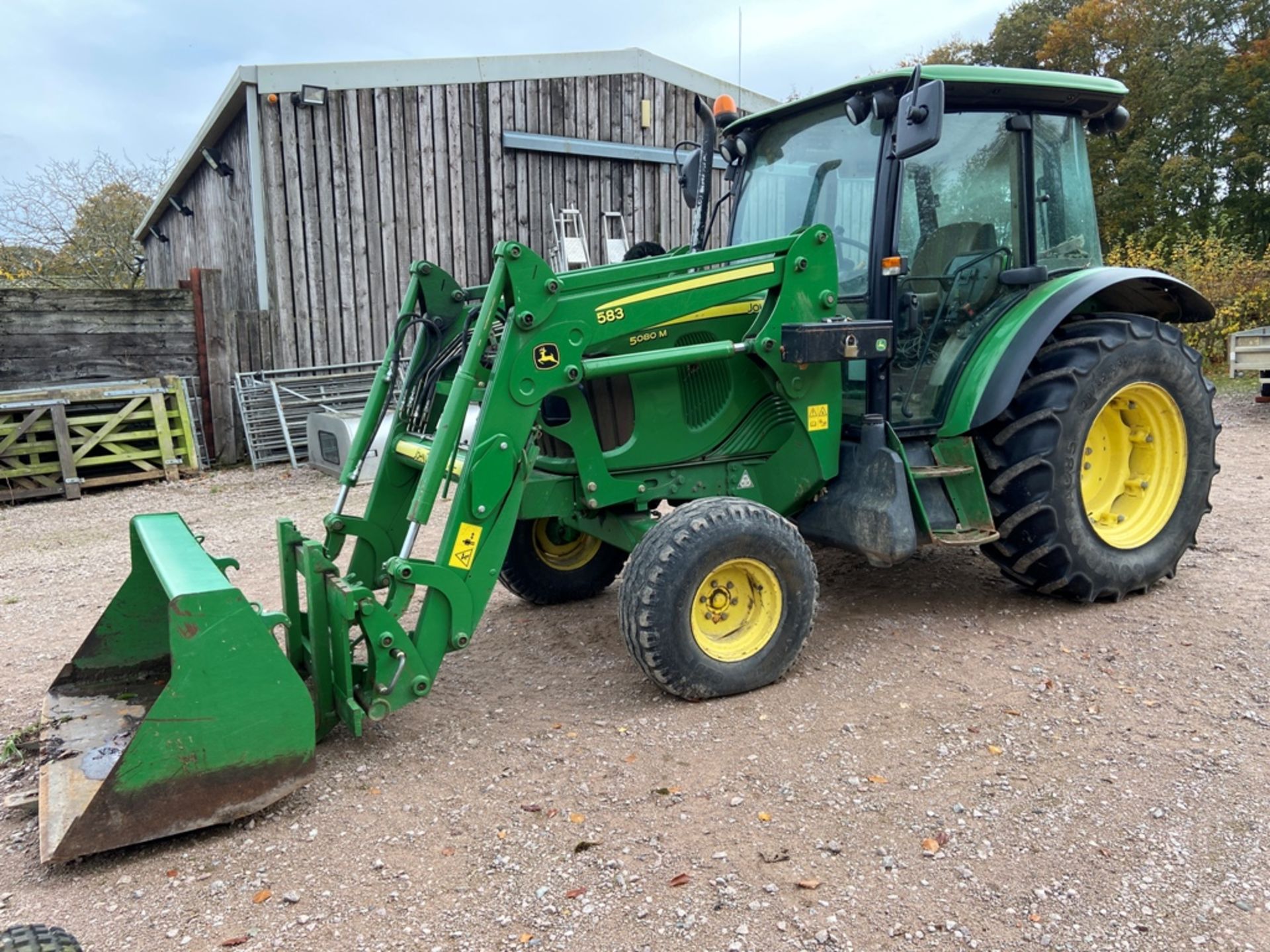 John Deere type M, 5080M tractor with 583 front end loader (2012) (recorded hours 4467 hours) S/ - Image 6 of 11