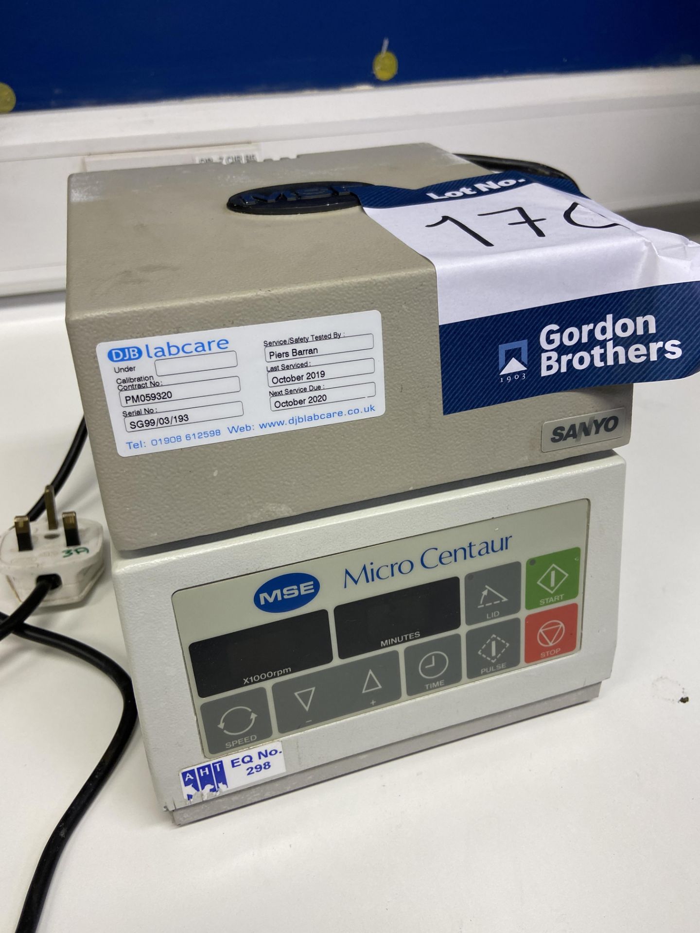 Sanyo MSE Micro Centaur benchtop centrifuge, Serial No. SG99/03/193.220, with 240v power cable