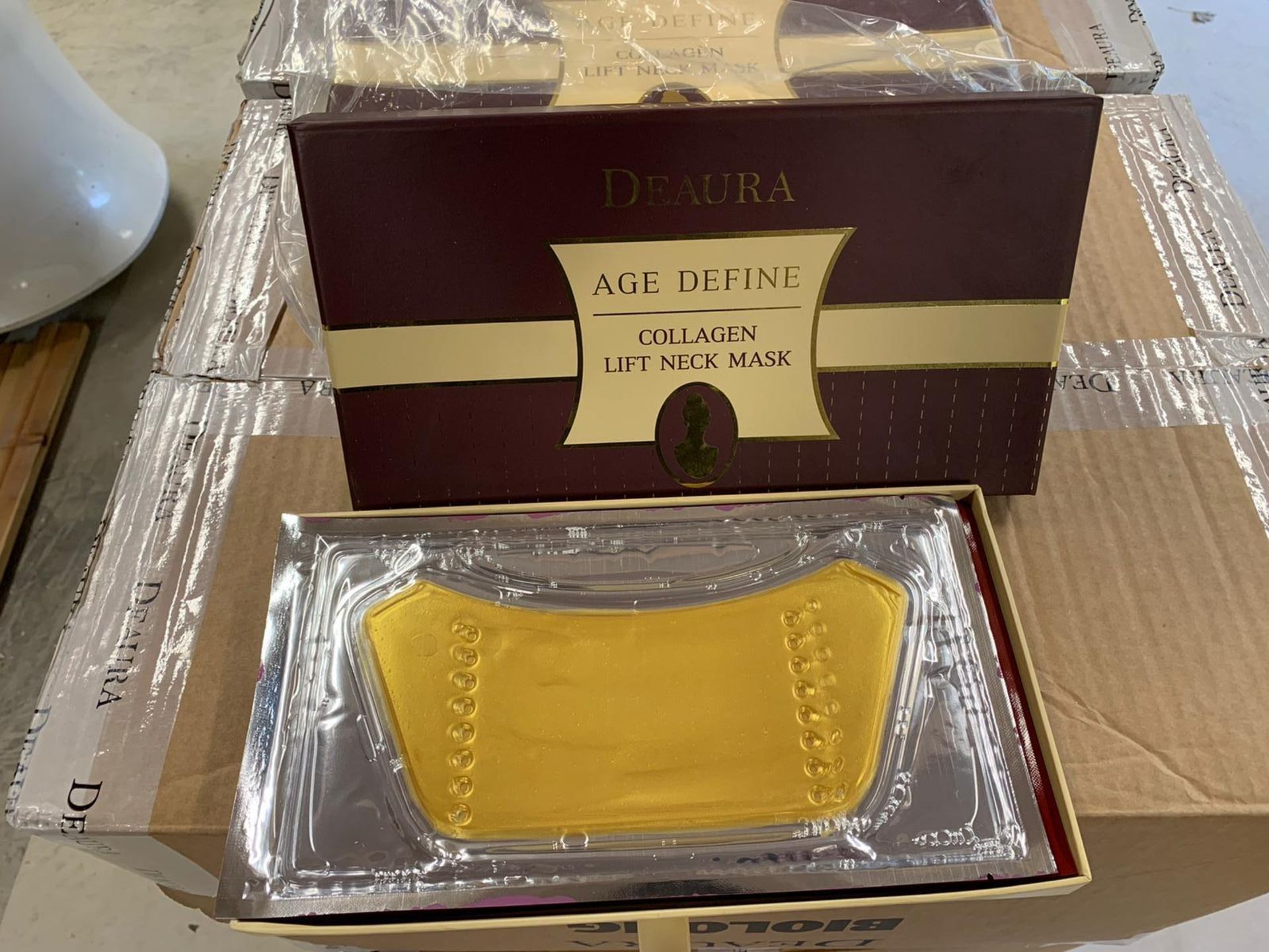 DEAURA Age Define Collagen Lift Neck Mask- 8 per box (16 boxes per lot)