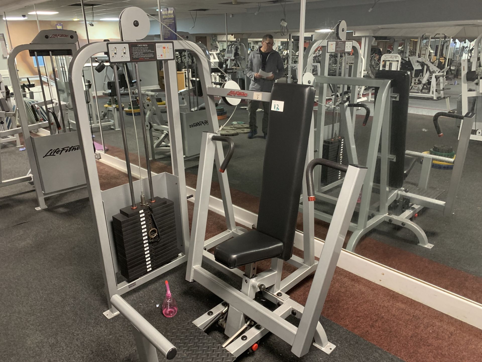 Life Fitness Chest Press Machine 15-255 lbs