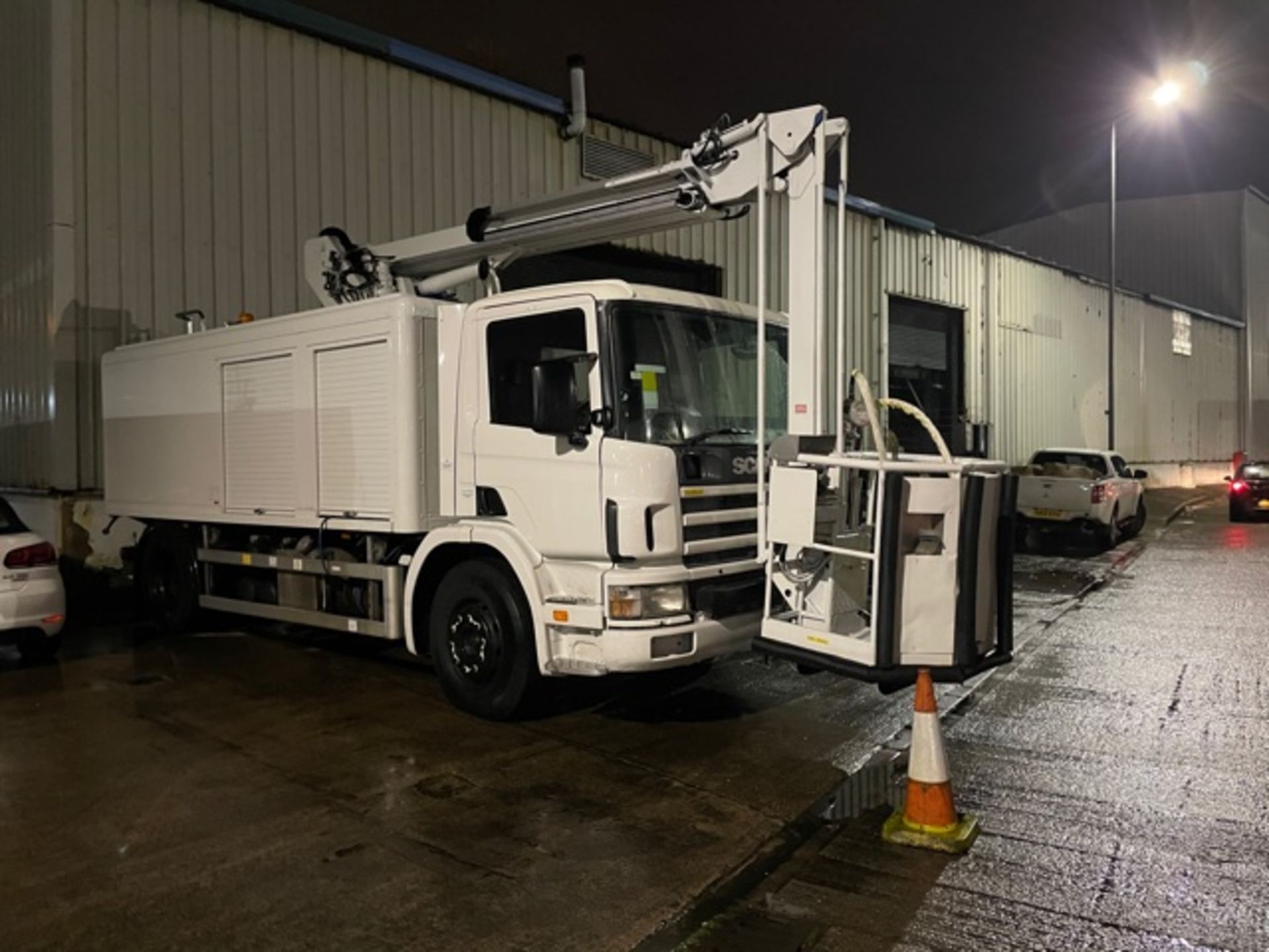 SCANIA P94/ALDERCOTE DEICER CHERRYPICKER WAGON- OCT 2000. REG- X828HBE. ALL DOCS WITH 6 MONTH CHECKS