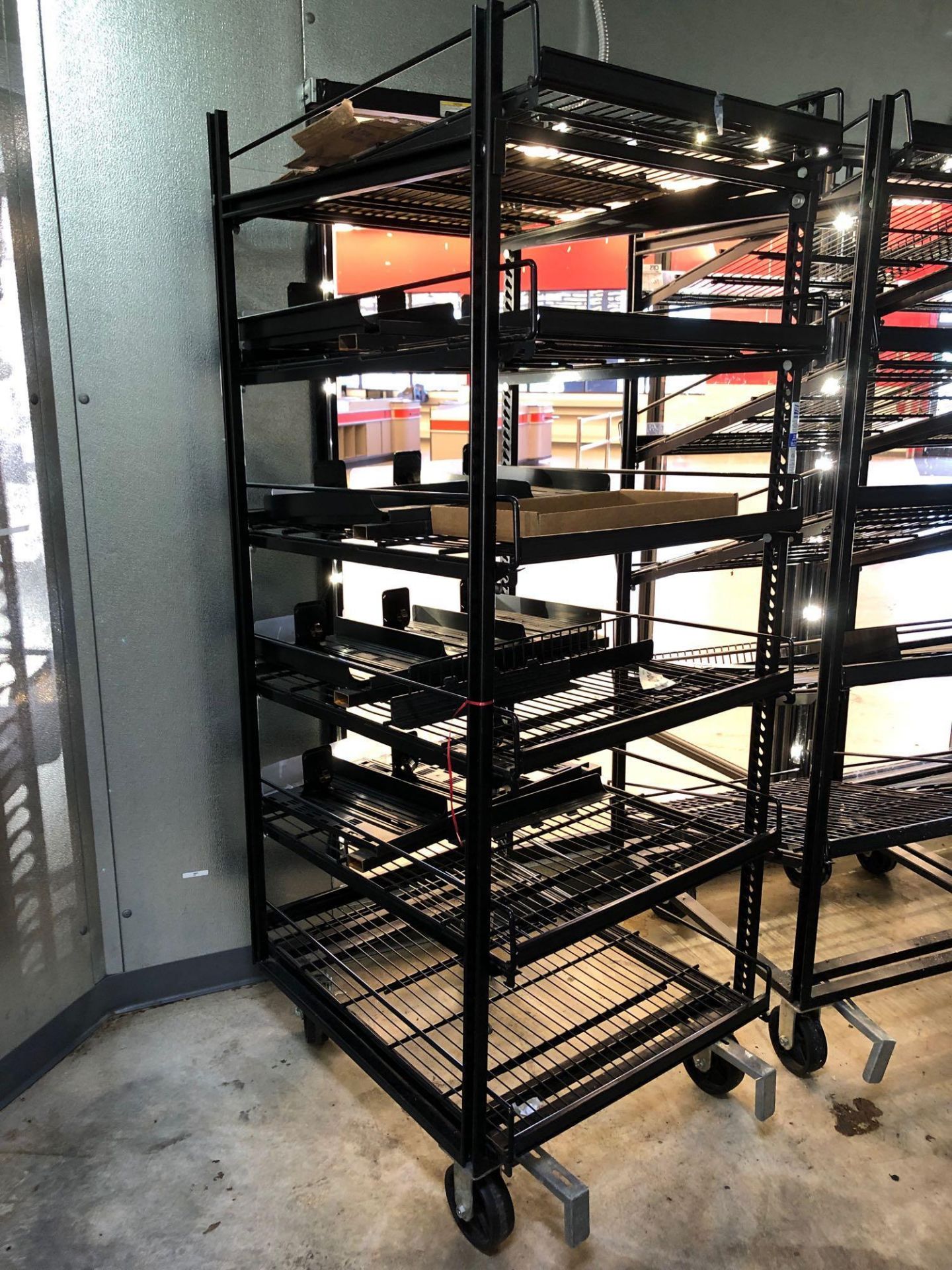 Mobile Mover Gravity Flow Shelves - Image 2 of 2