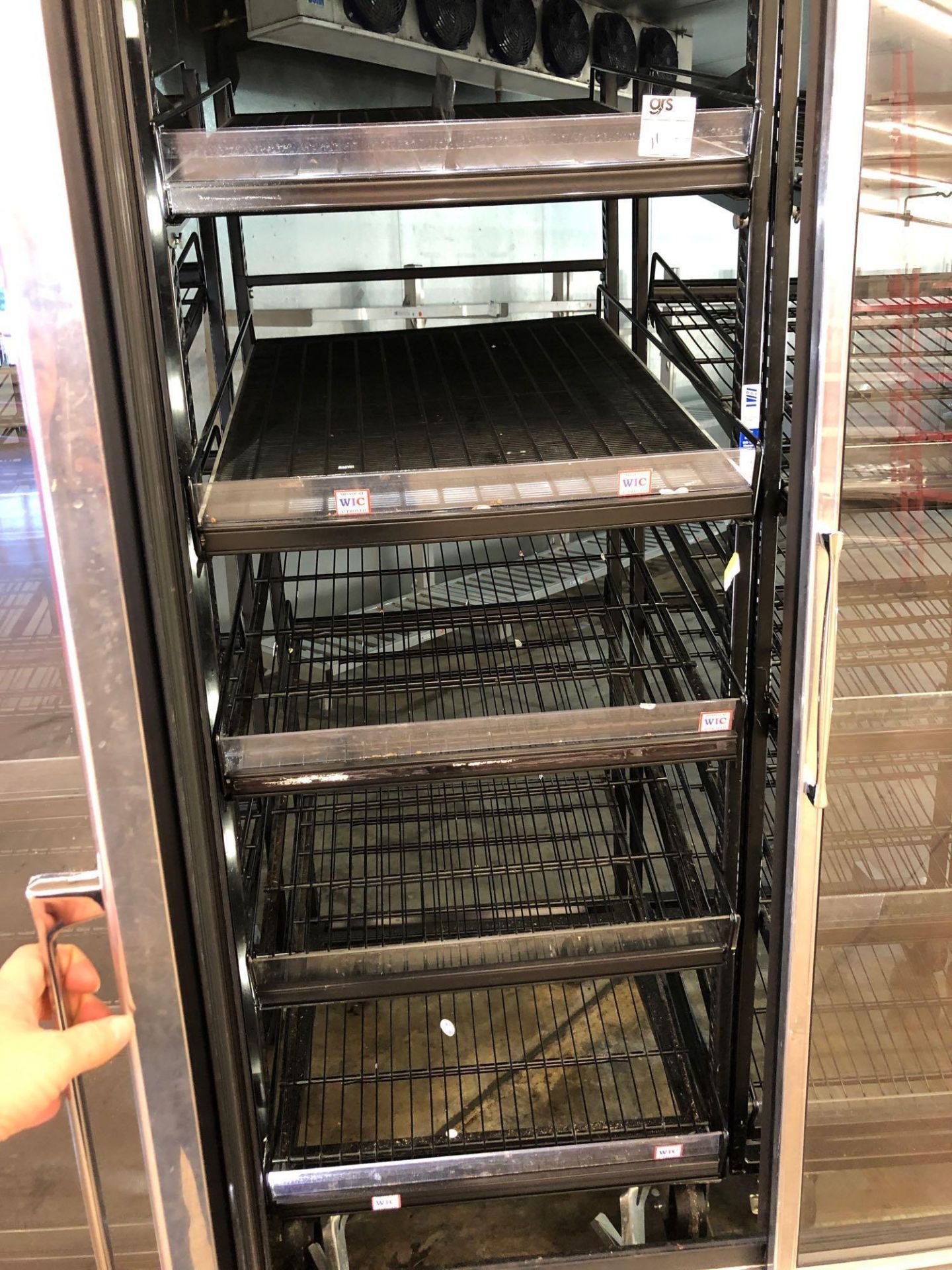 Mobile Mover Gravity Flow Shelves - Image 2 of 3