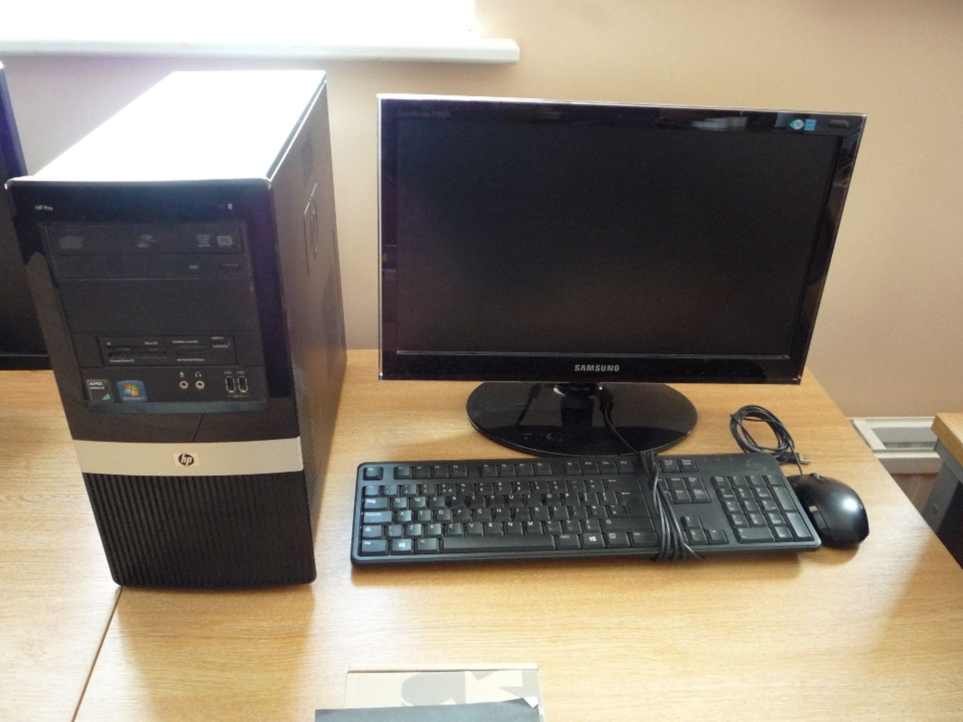 HP Pro PC, Samsung Monitor & Keyboard