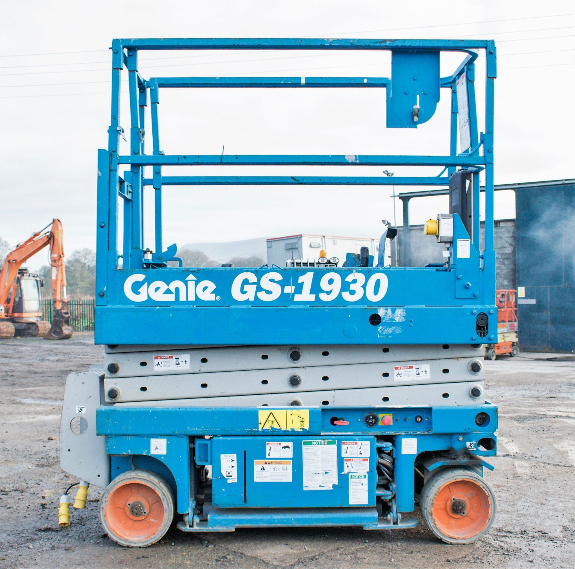 Genie GS1930 battery electric scissor lift Recorded Hours: 474 0883-7002 - Image 5 of 8