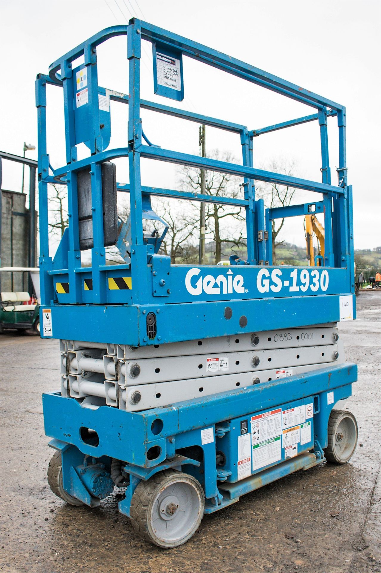 Genie GS1930 battery electric scissor lift Year: 2002 S/N: 53599 Recorded Hours: 347 0883-0001 - Image 3 of 9