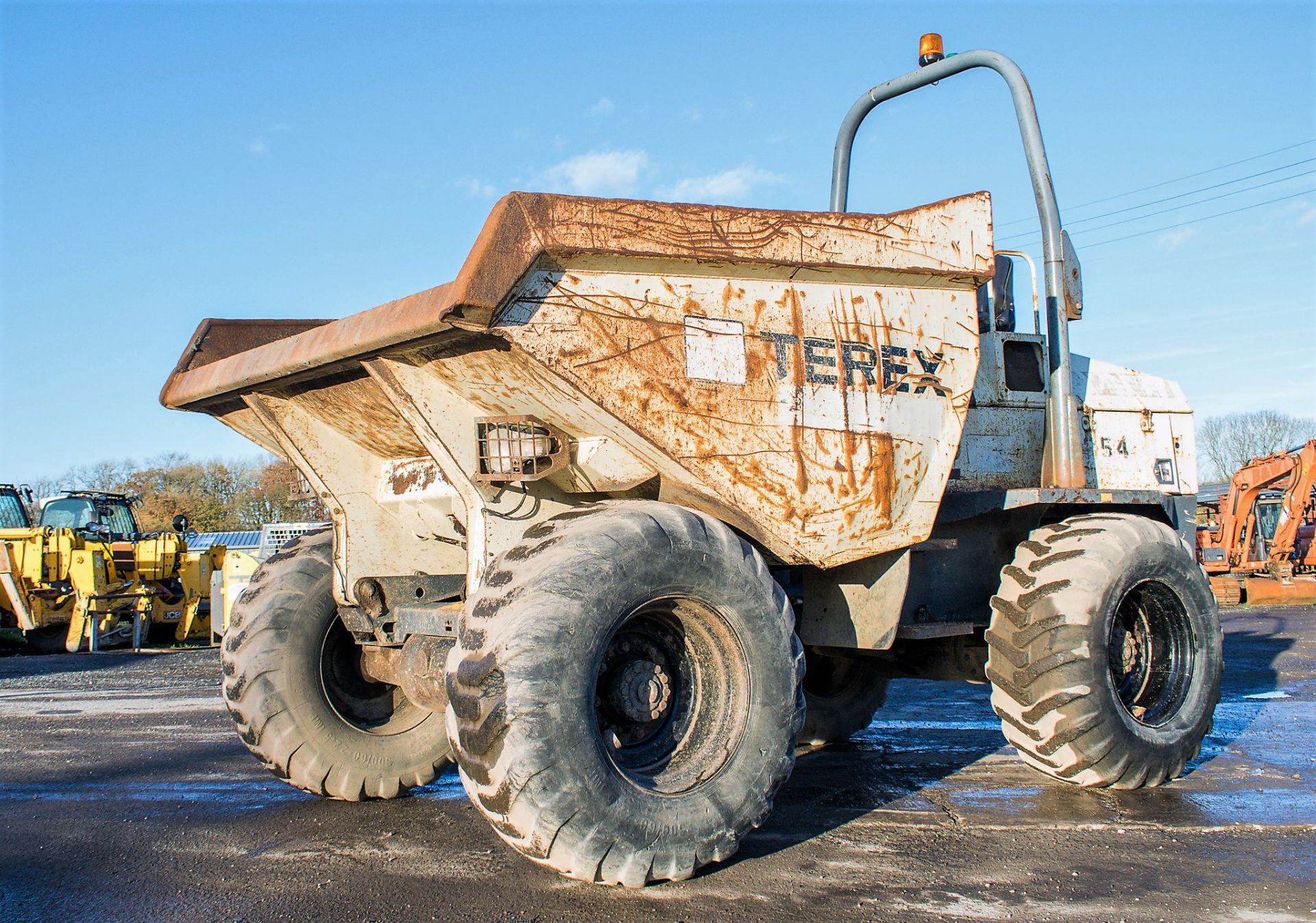 Benford Terex 9 tonne straight skip dumper Year: 2007 S/N: E704FM228 Recorded Hours: Not