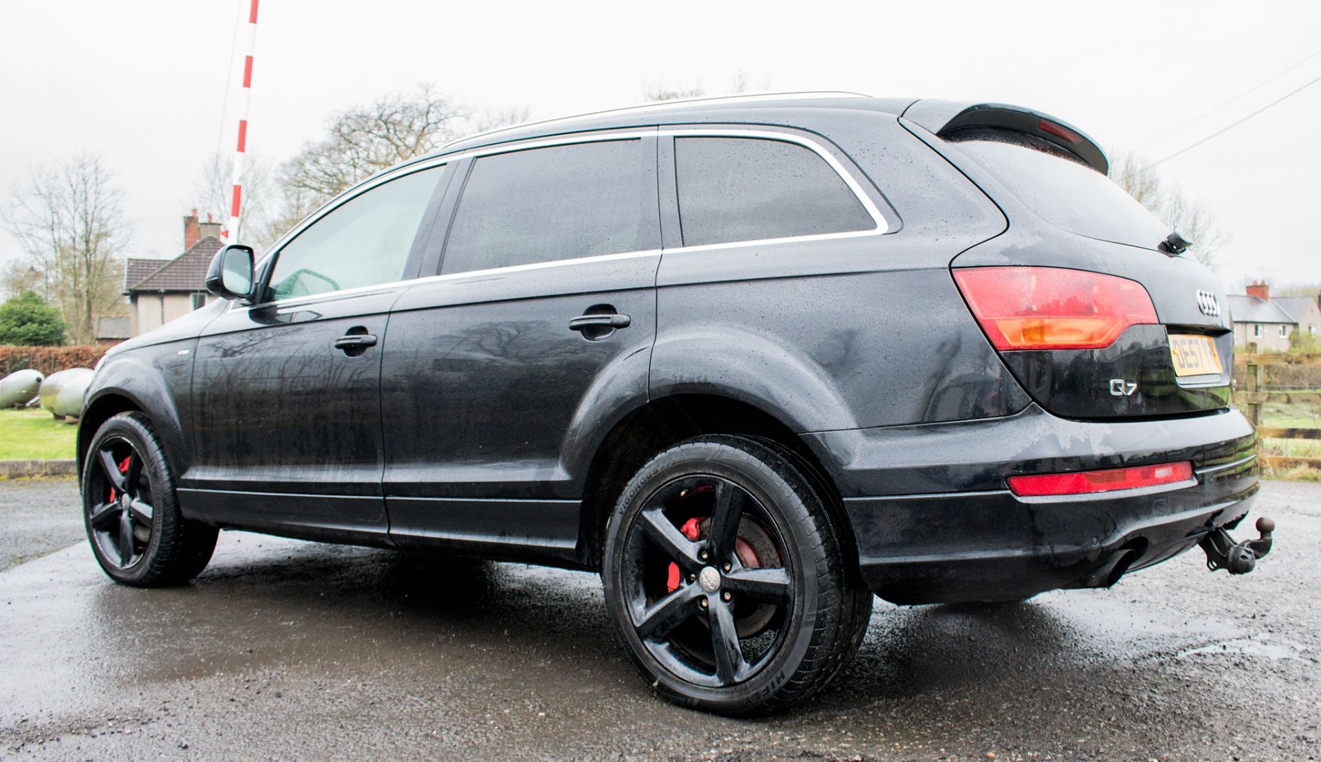 Audi Q7 3.0 TDi S-Line Auto 5 door sports utility vehicle - Image 3 of 22