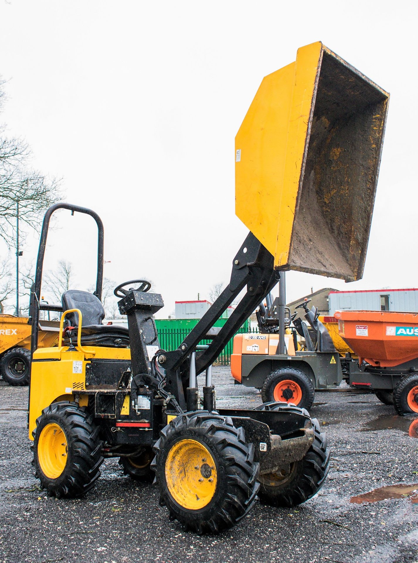 JCB 1THT 1 tonne high tip dumper  Year: 2016  S/N: JEGGR Recorded Hours: 595 - Image 8 of 17