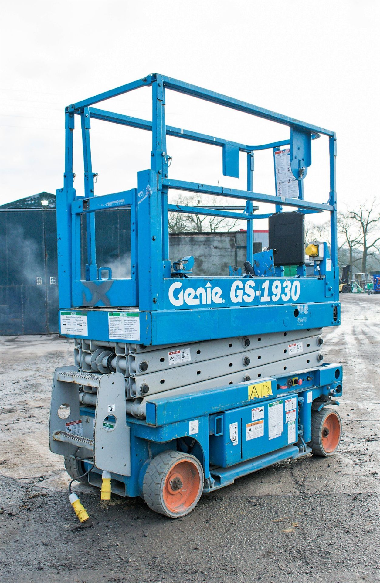 Genie GS1930 battery electric scissor lift Recorded Hours: 474 0883-7002 - Image 3 of 8