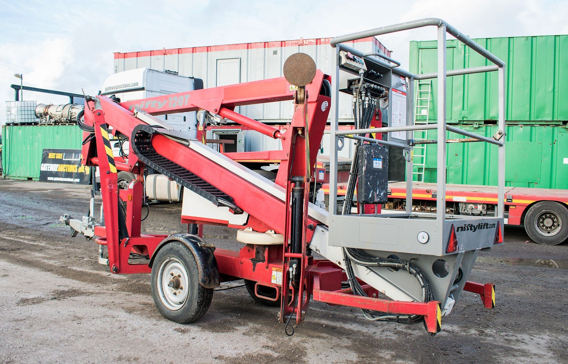 Nifty 120TE battery electric fast tow articulated boom lift access platform Year: 2006 S/N: 15185 - Image 3 of 10