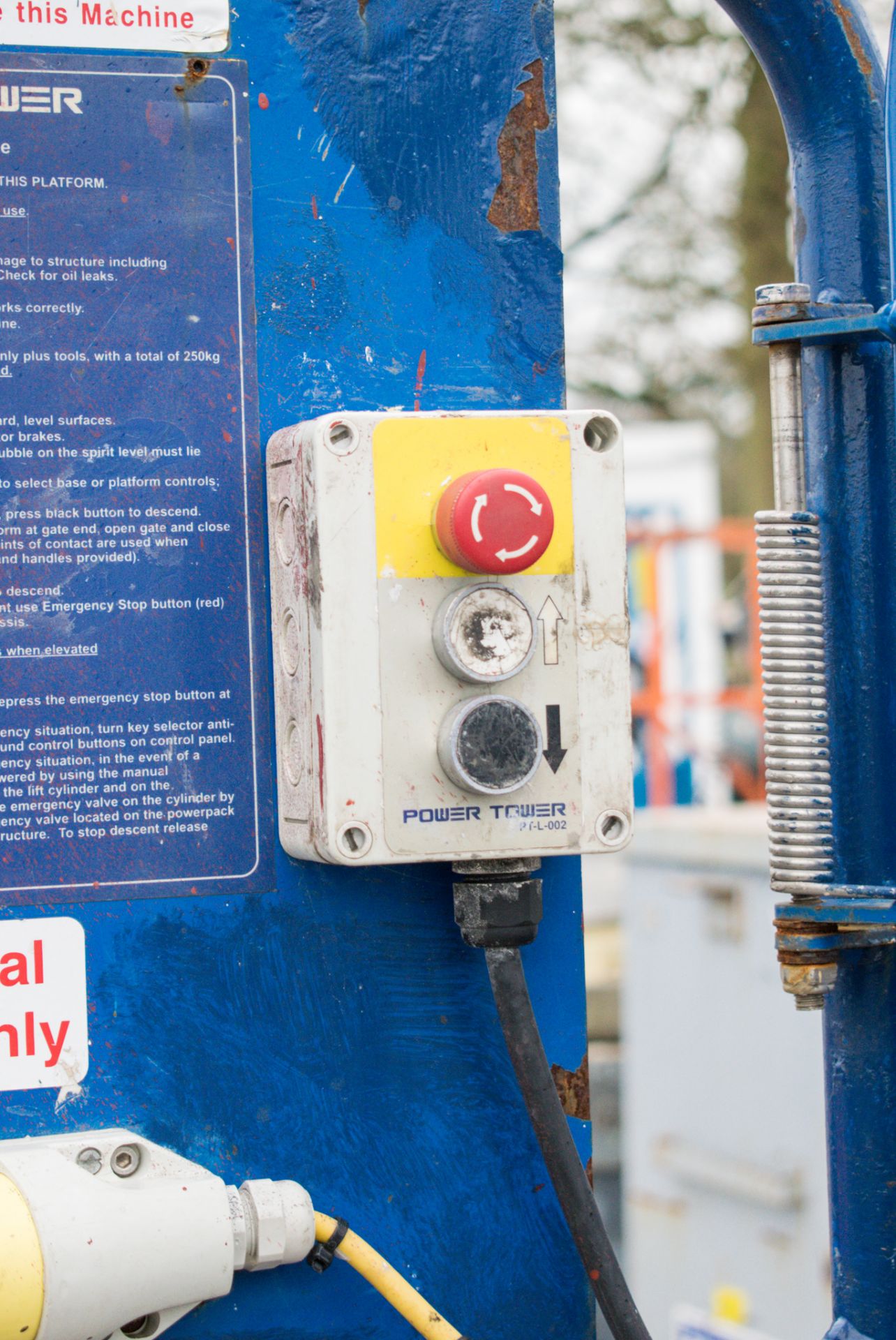 Power Tower battery electric push along scissor lift Year: 2008 08PT0012 - Image 6 of 6