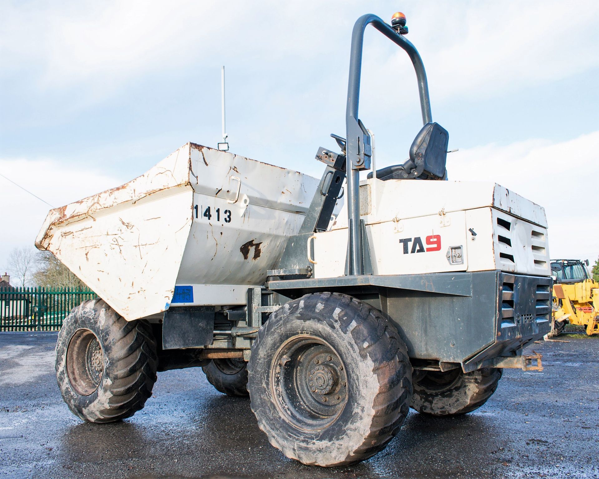 Benford Terex 9 tonne straight skip dumper Year: 2006 S/N: E607FM126 Recorded Hours: not - Image 3 of 20