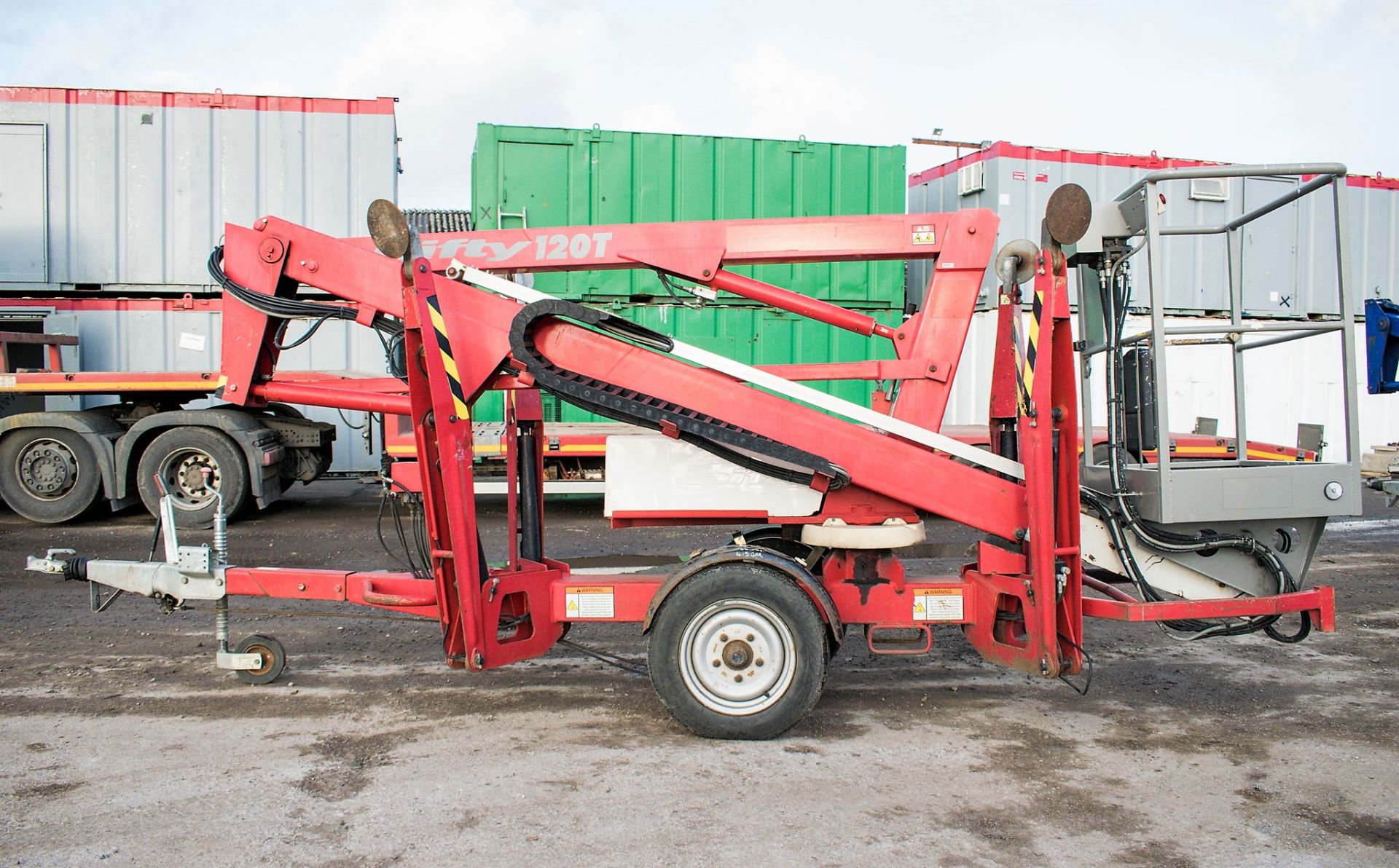 Nifty 120TE battery electric fast tow articulated boom lift access platform Year: 2006 S/N: 15185 - Image 6 of 10