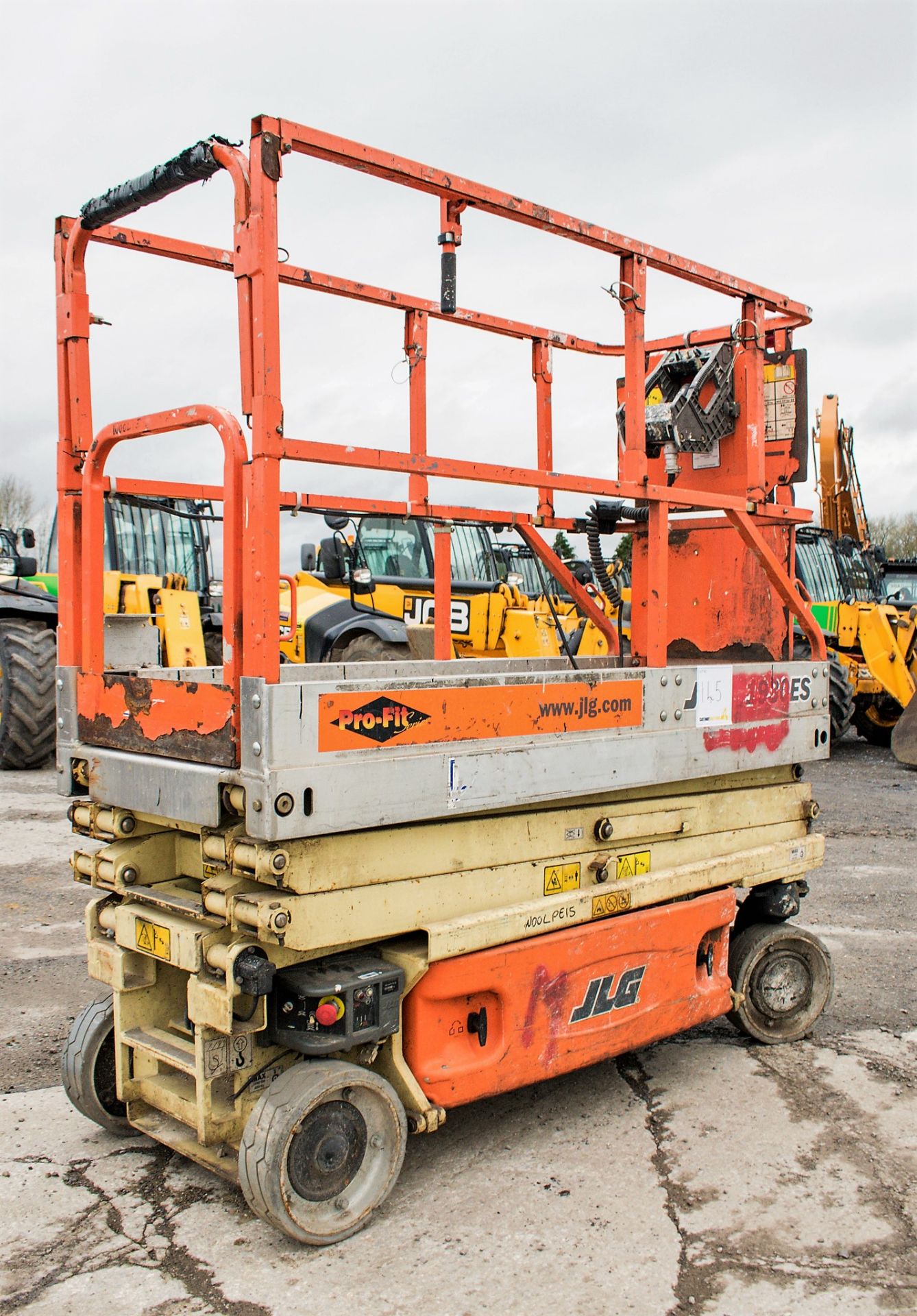 JLG 1930ES battery electric scissor lift Year: 2006 S/N: 7419 Recorded Hours: 160 WOOLPE15