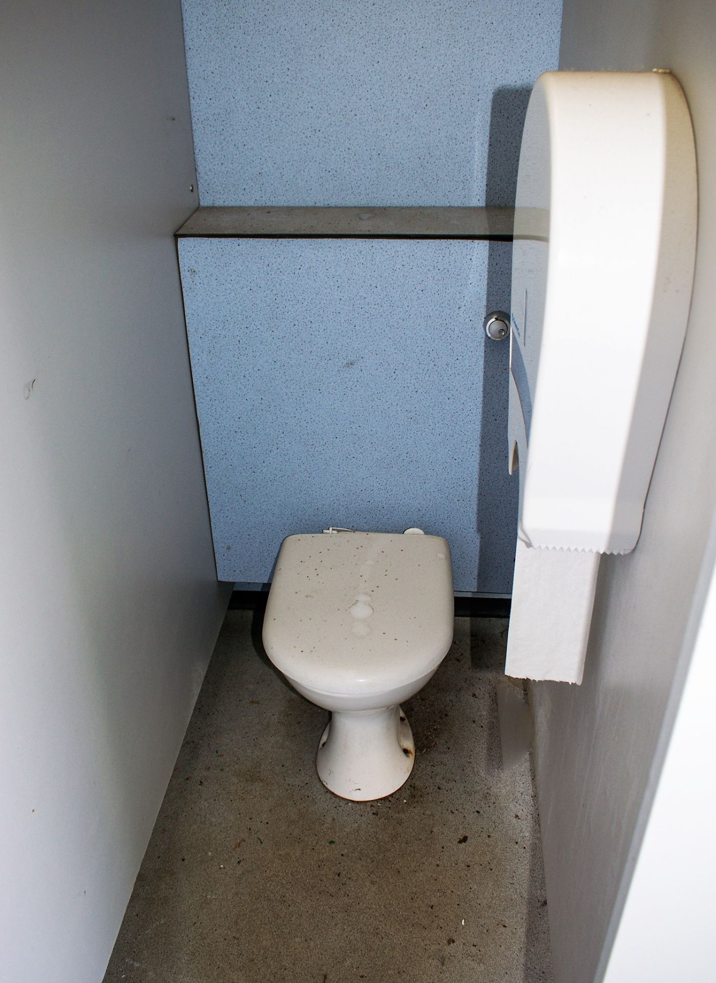 12 ft x 8 ft steel anti vandal toilet site unit Comprising of Gents toilet (2 - cubicles, 2 - - Image 11 of 13